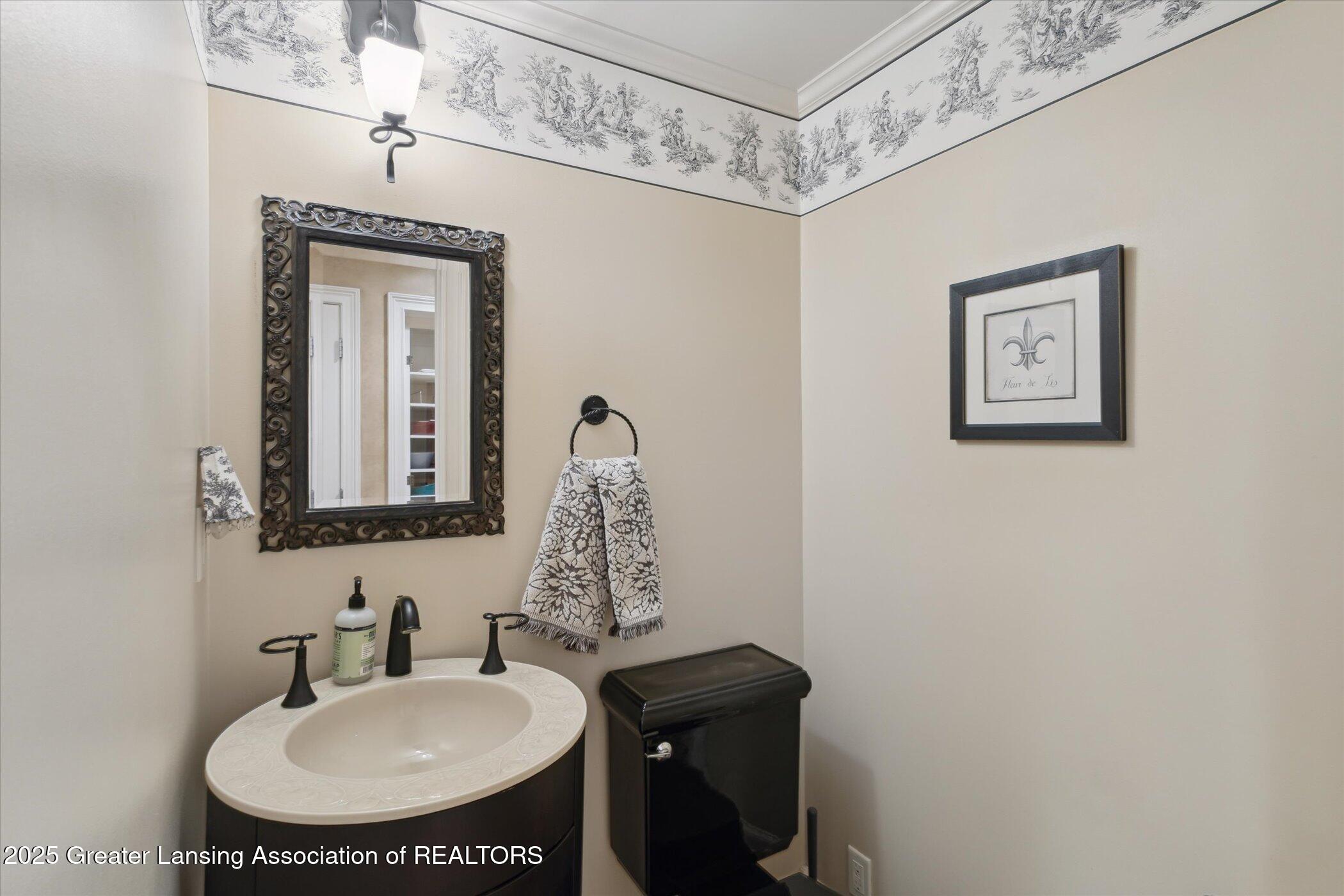 Lansing, Michigan, 48911, United States, 5 Bedrooms Bedrooms, ,5 BathroomsBathrooms,Residential,Active,1988463