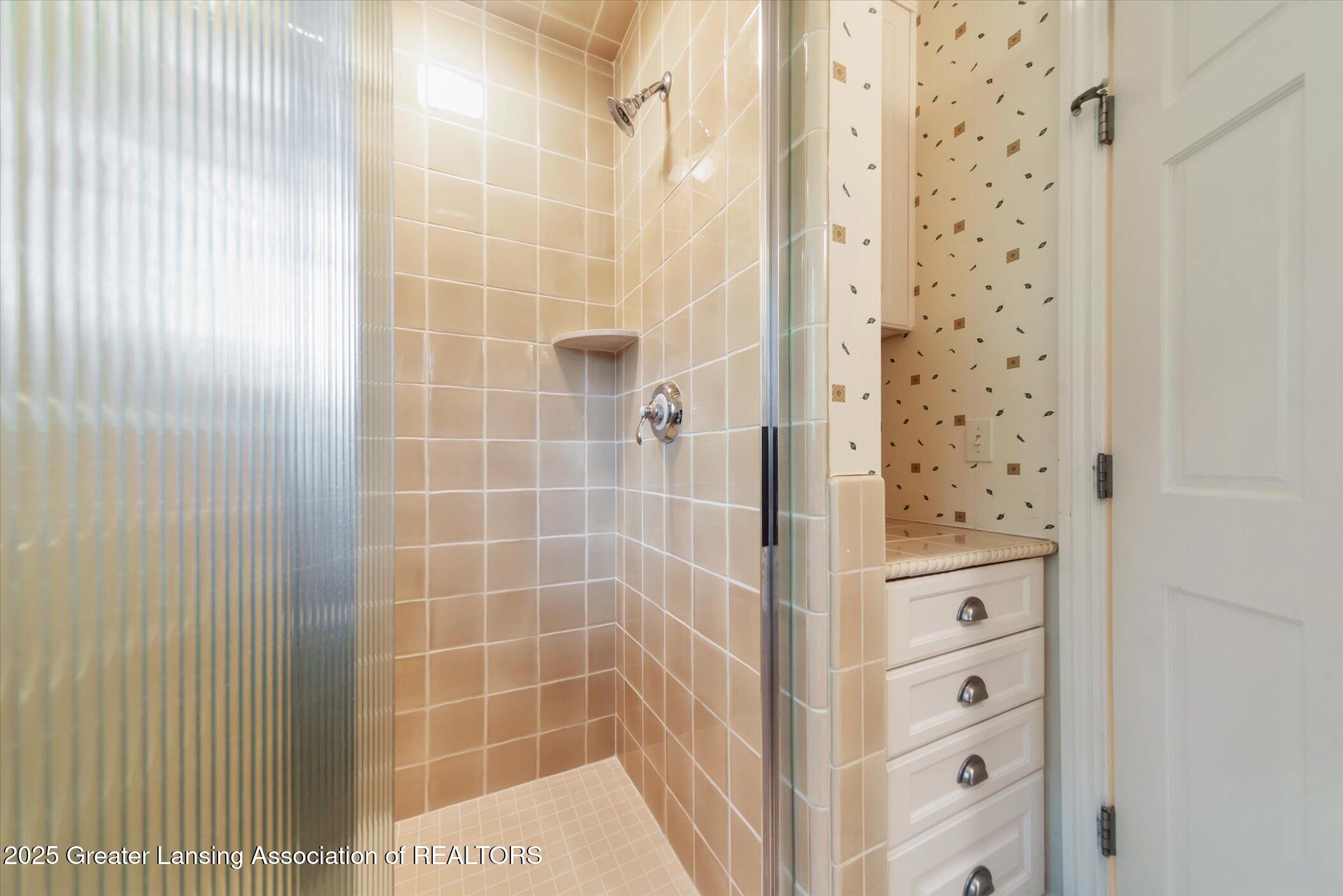 Lansing, Michigan, 48911, United States, 5 Bedrooms Bedrooms, ,5 BathroomsBathrooms,Residential,Active,1988463