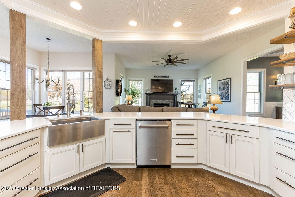 Okemos, Michigan, 48864, United States, 4 Bedrooms Bedrooms, ,5 BathroomsBathrooms,Residential,Active,1998602