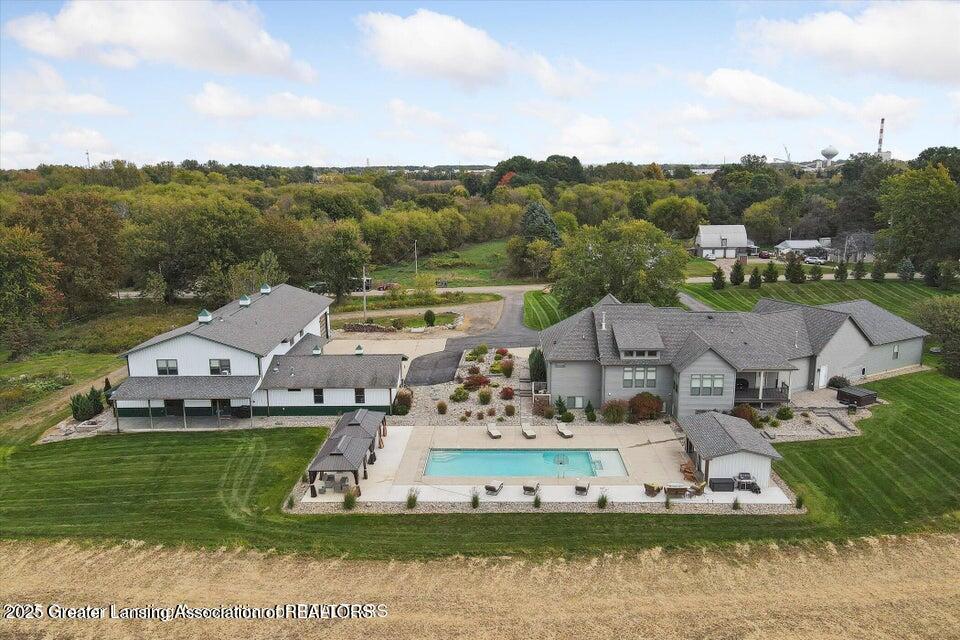 Grand Ledge, Michigan, 48837, United States, 4 Bedrooms Bedrooms, ,5 BathroomsBathrooms,Residential,Contingent,2006820