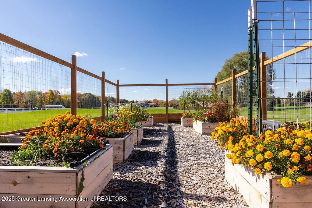 Okemos, Michigan, 48864, United States, 4 Bedrooms Bedrooms, ,5 BathroomsBathrooms,Residential,Active,1998602