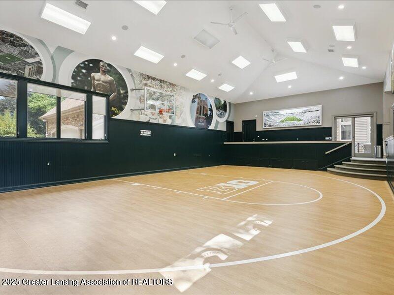 East Lansing, Michigan, 48823, United States, 8 Bedrooms Bedrooms, ,10 BathroomsBathrooms,Residential,Active,2007102