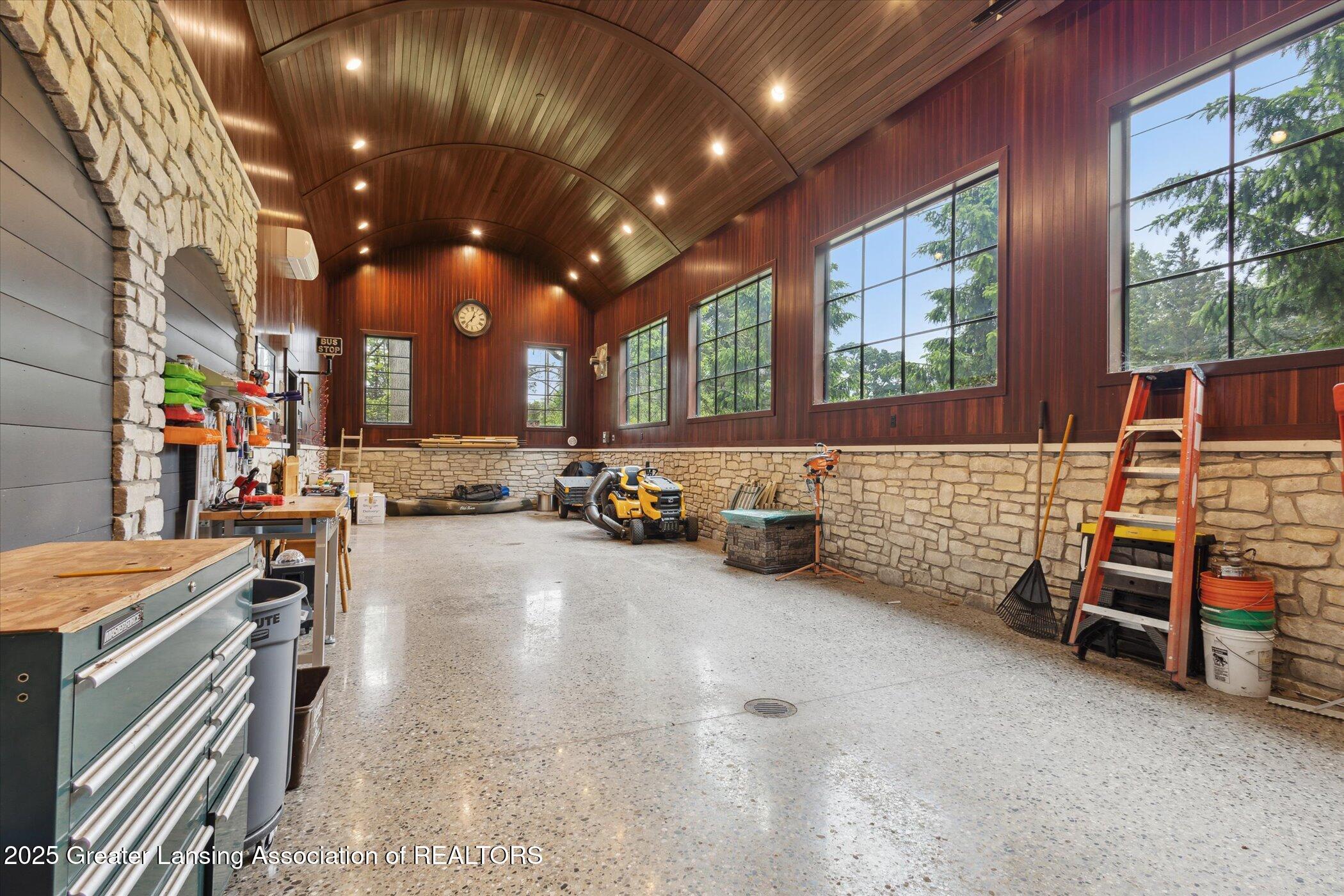 Lansing, Michigan, 48911, United States, 5 Bedrooms Bedrooms, ,5 BathroomsBathrooms,Residential,Active,1988463