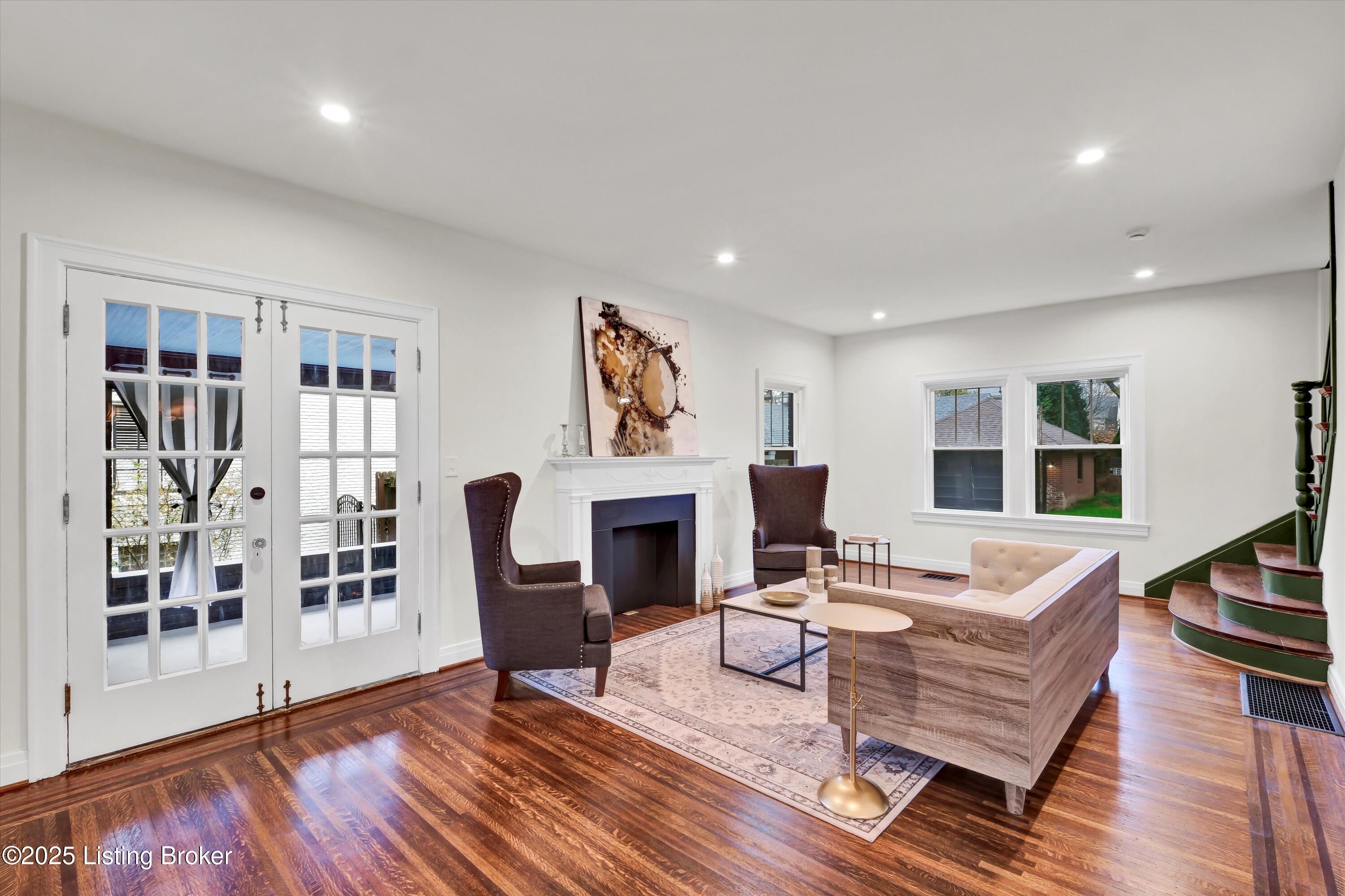 Louisville, Kentucky, 40205, United States, 4 Bedrooms Bedrooms, ,5 BathroomsBathrooms,Residential,Active,1996579