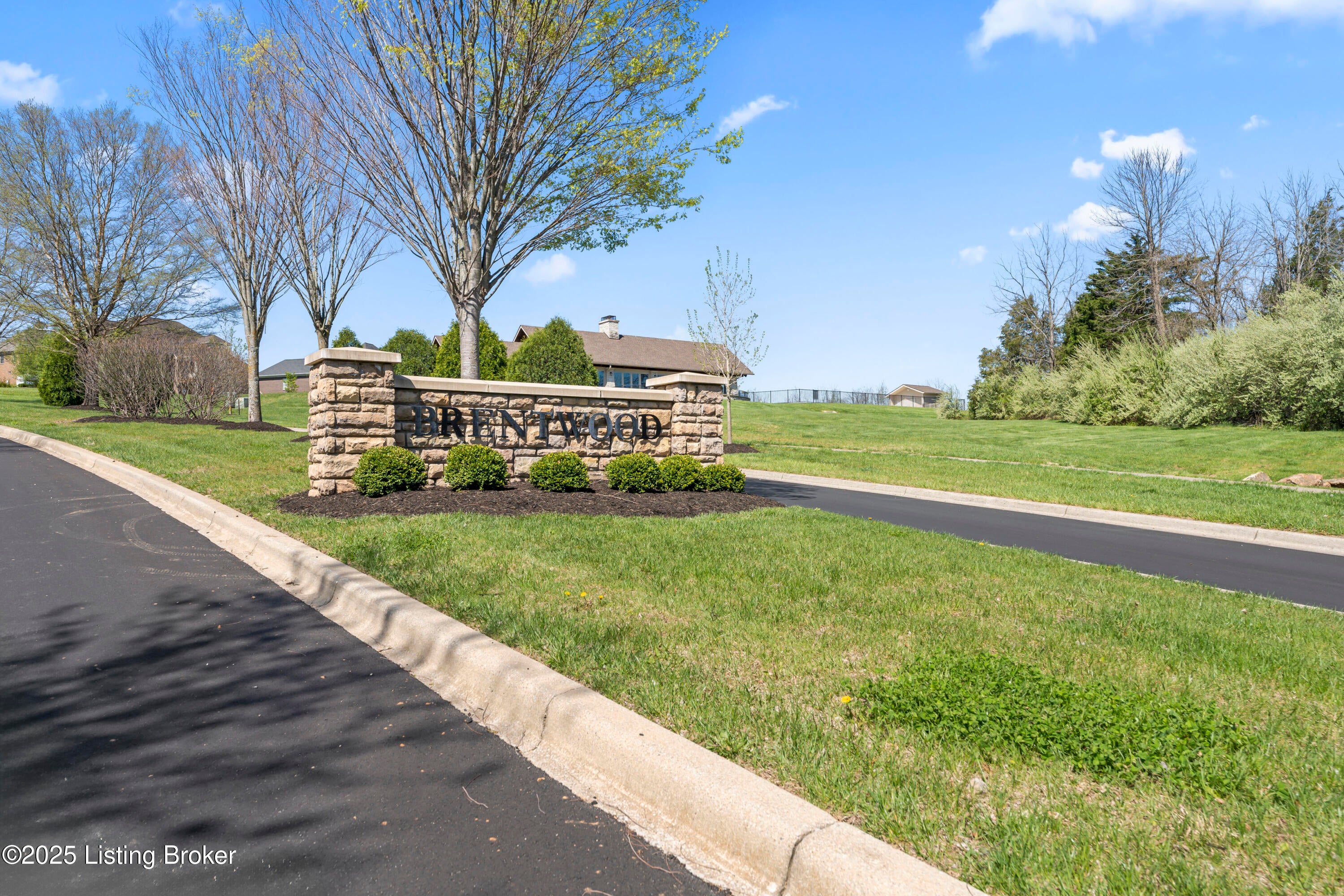 Crestwood, Kentucky, 40014, United States, 6 Bedrooms Bedrooms, ,5 BathroomsBathrooms,Residential,Active,1926918