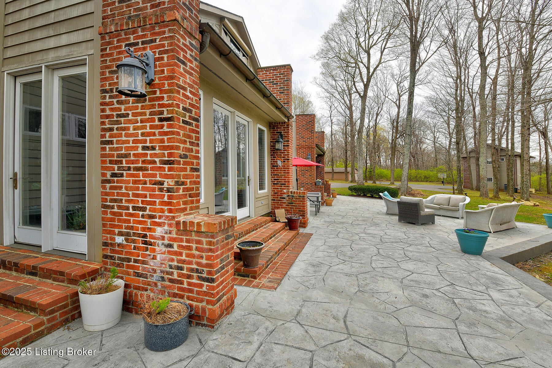 Louisville, Kentucky, 40220, United States, 5 Bedrooms Bedrooms, ,7 BathroomsBathrooms,Residential,Active,1953976