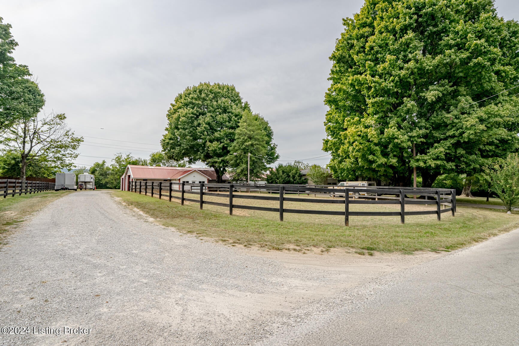 Louisville, Kentucky, 40229, United States, 2 Bedrooms Bedrooms, ,1 BathroomBathrooms,Residential,Active,1964291