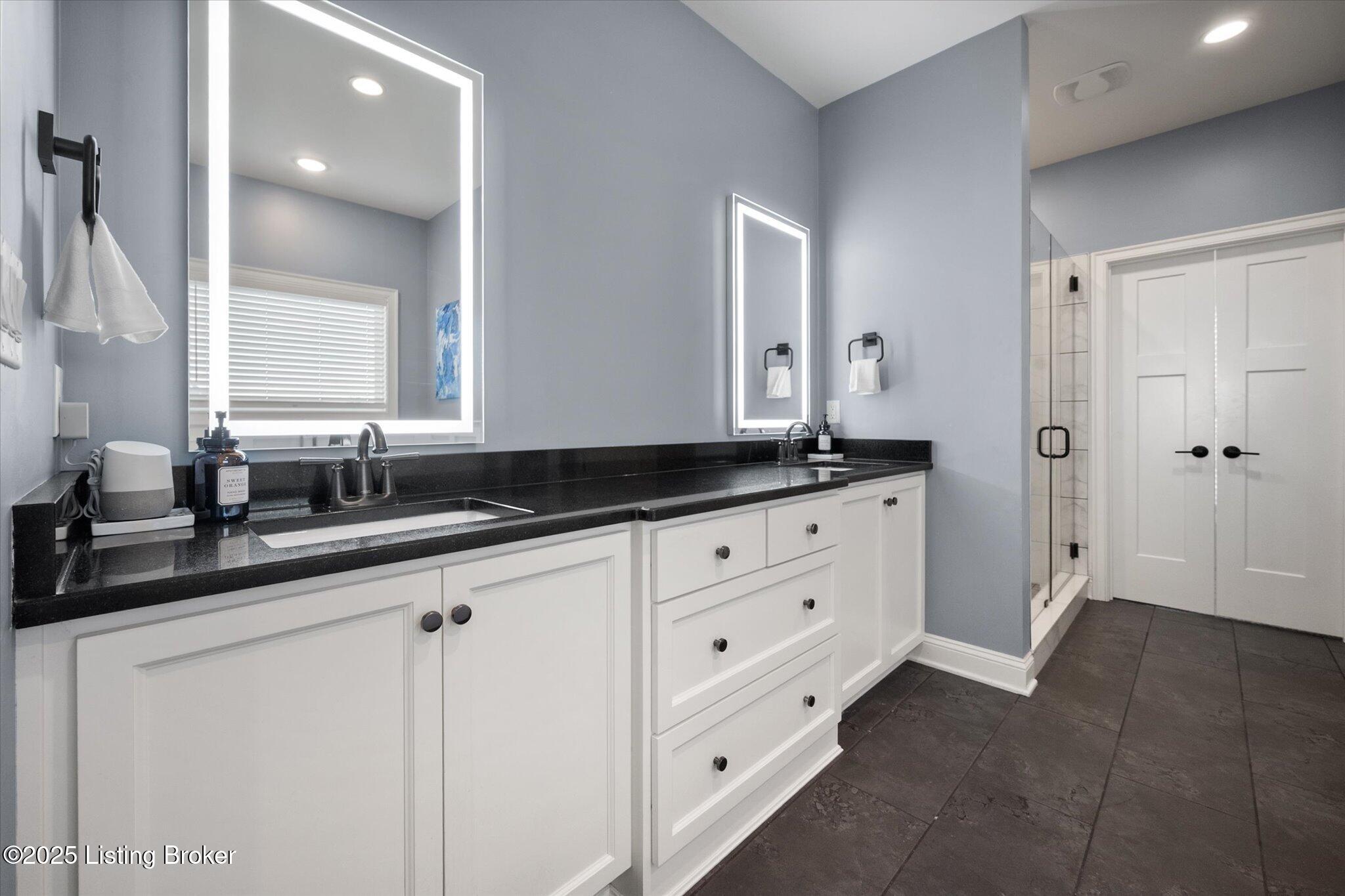 Crestwood, Kentucky, 40014, United States, 6 Bedrooms Bedrooms, ,5 BathroomsBathrooms,Residential,Active,1926918