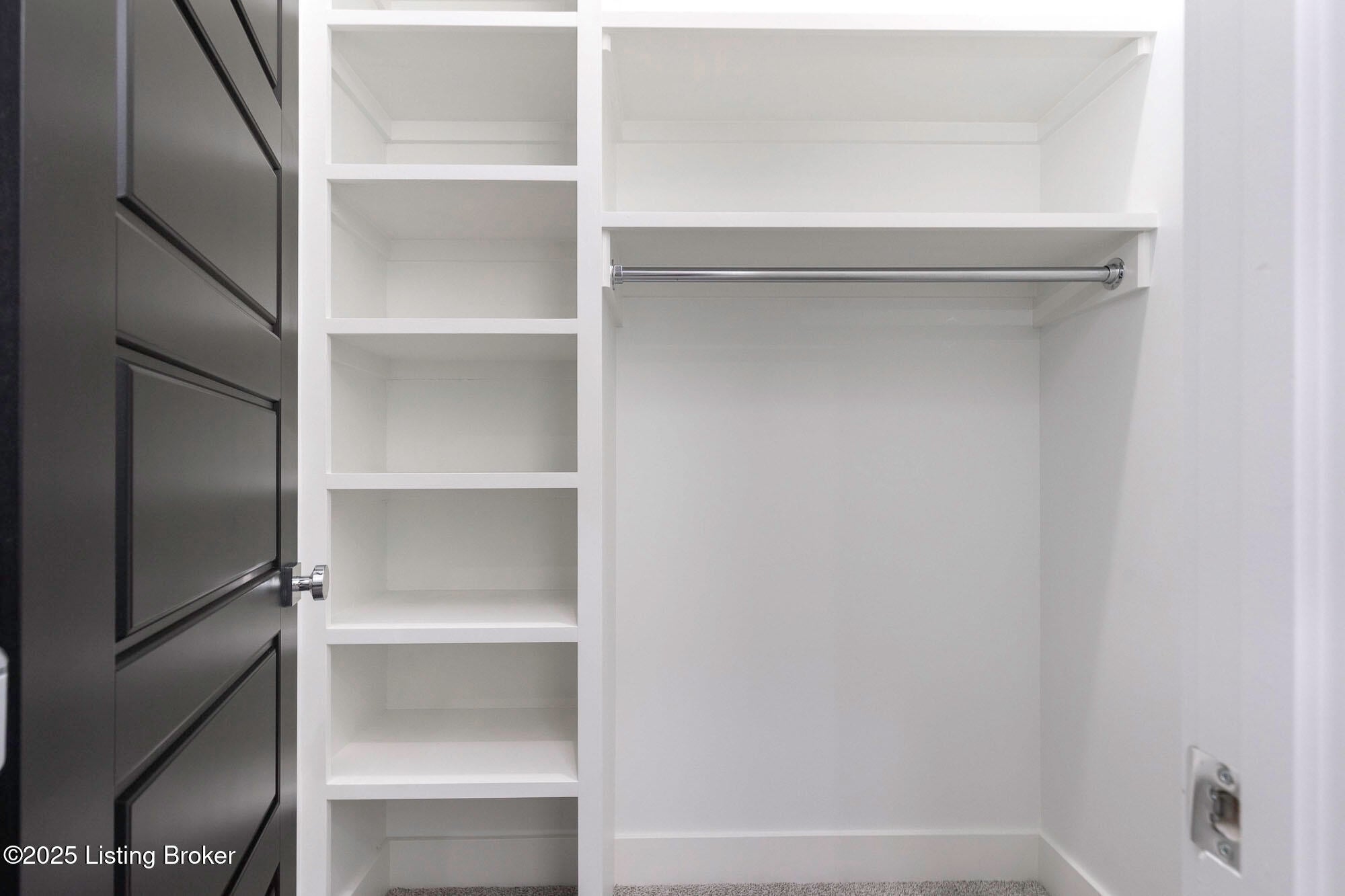 Prospect, Kentucky, 40059, United States, 5 Bedrooms Bedrooms, ,7 BathroomsBathrooms,Residential,Active,1894198