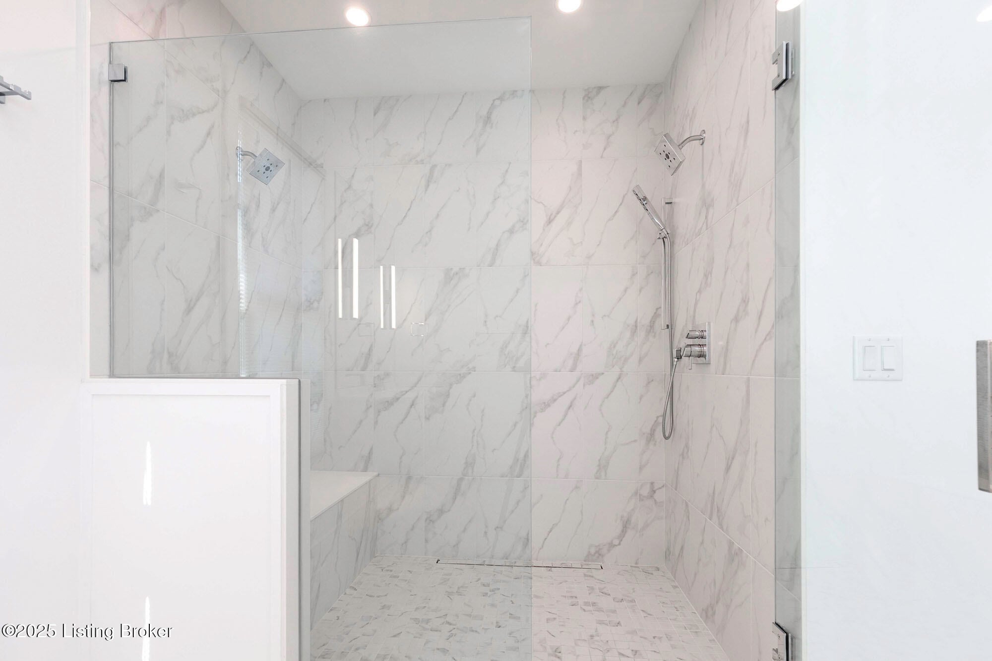 Prospect, Kentucky, 40059, United States, 5 Bedrooms Bedrooms, ,7 BathroomsBathrooms,Residential,Active,1894198