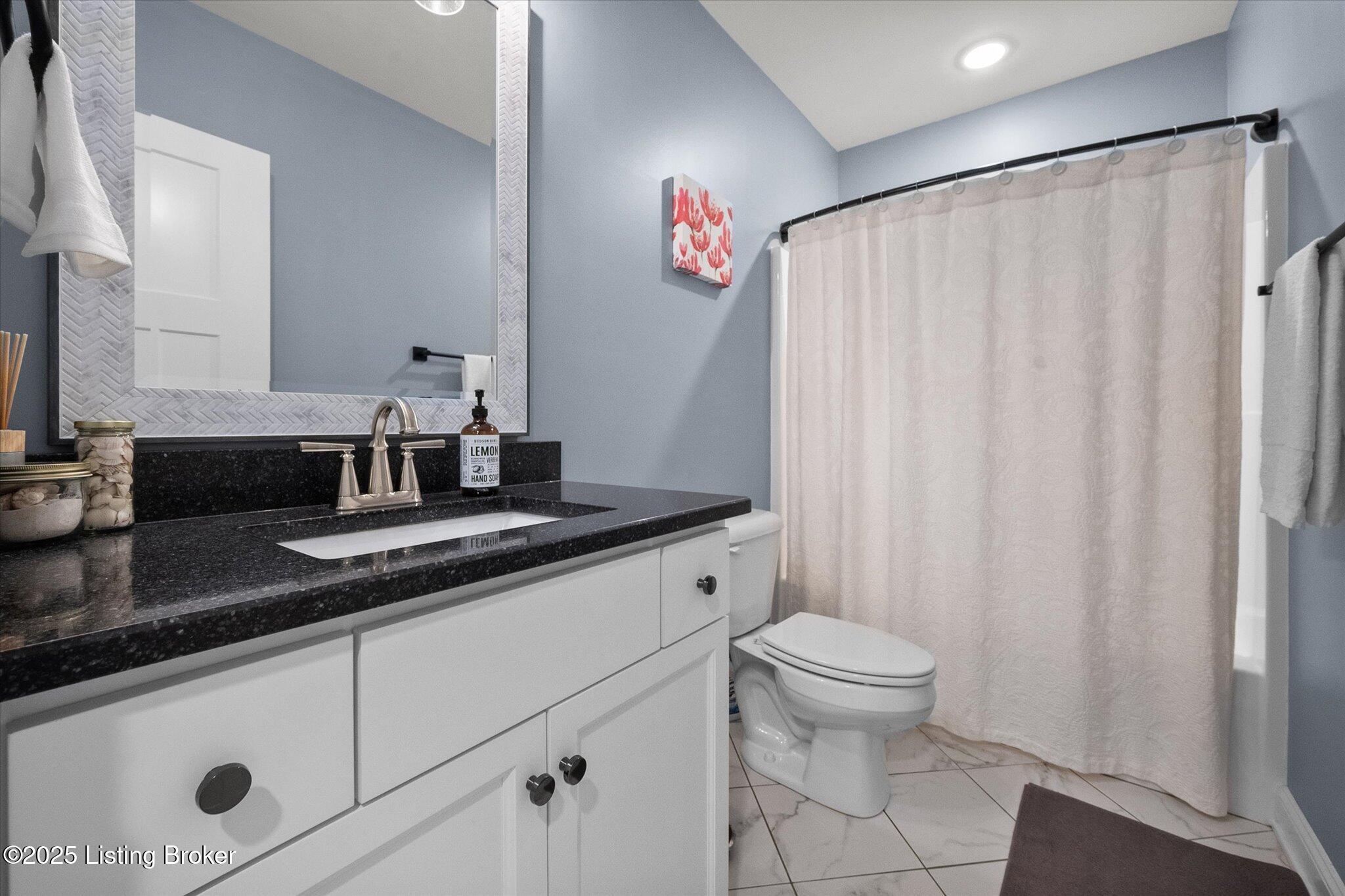 Crestwood, Kentucky, 40014, United States, 6 Bedrooms Bedrooms, ,5 BathroomsBathrooms,Residential,Active,1926918