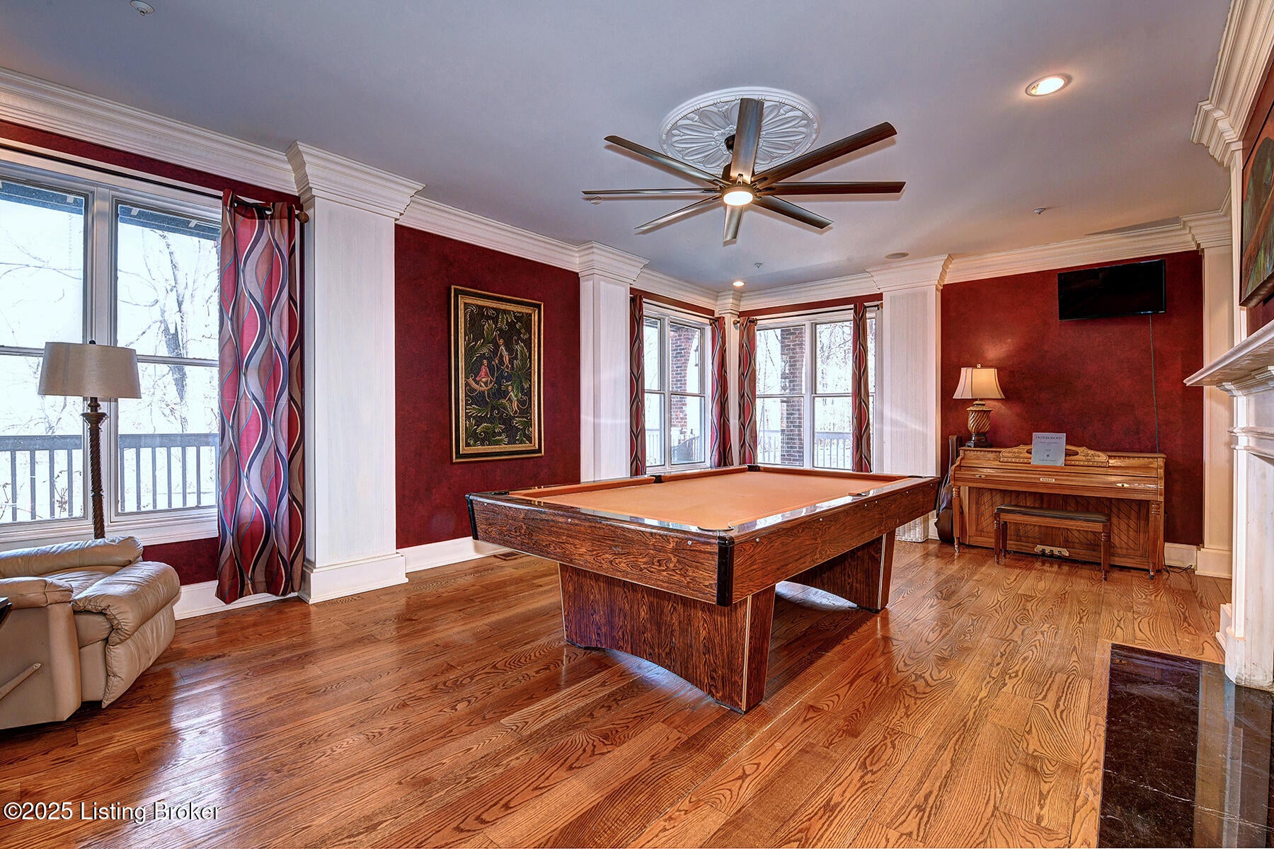 Louisville, Kentucky, 40220, United States, 5 Bedrooms Bedrooms, ,7 BathroomsBathrooms,Residential,Active,1953976