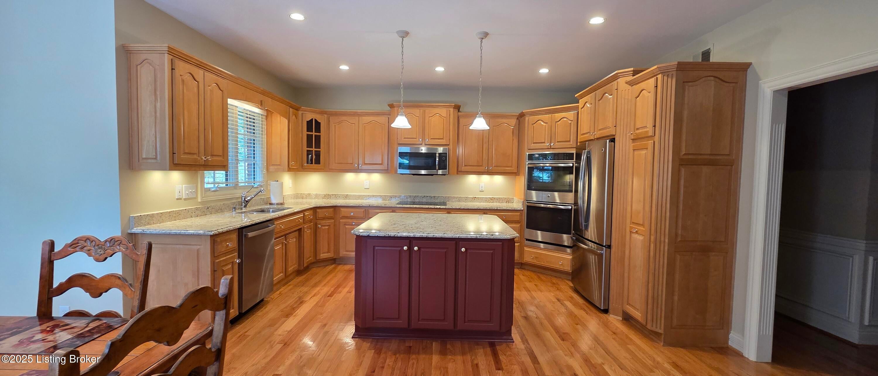 Prospect, Kentucky, 40059, United States, 4 Bedrooms Bedrooms, ,5 BathroomsBathrooms,Residential,Active,1944096