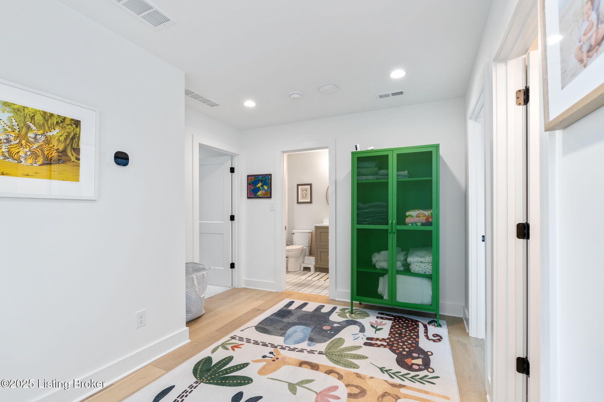 Crestwood, Kentucky, 40014, United States, 5 Bedrooms Bedrooms, ,5 BathroomsBathrooms,Residential,Active,1880027