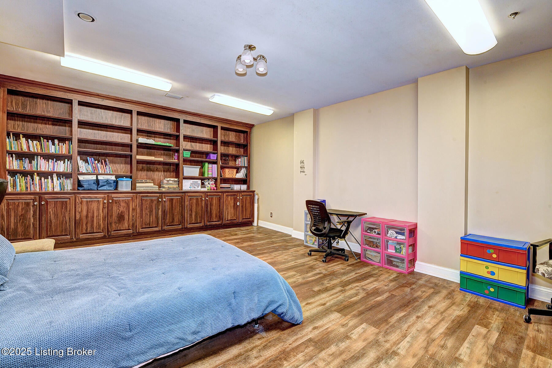 Louisville, Kentucky, 40220, United States, 5 Bedrooms Bedrooms, ,7 BathroomsBathrooms,Residential,Active,1953976