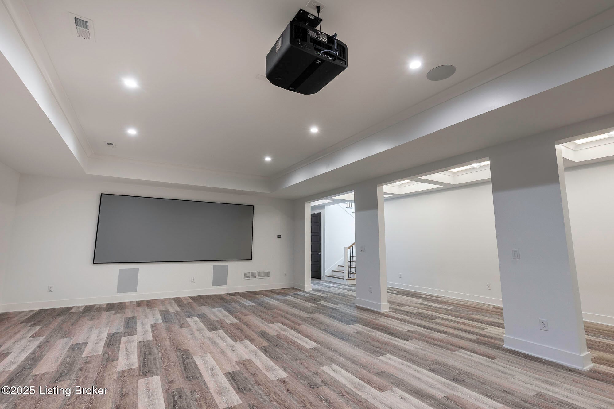 Prospect, Kentucky, 40059, United States, 5 Bedrooms Bedrooms, ,7 BathroomsBathrooms,Residential,Active,1894198