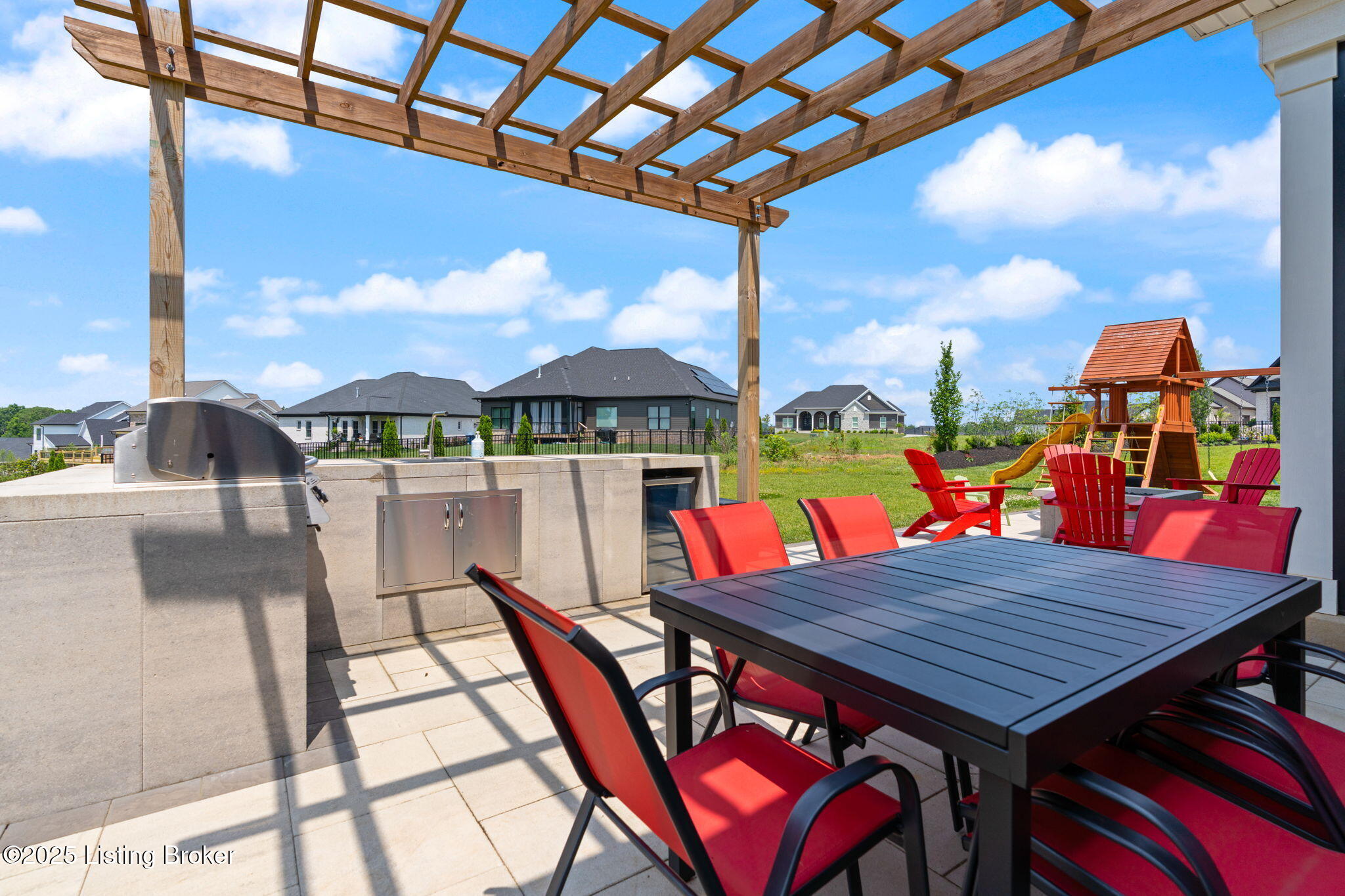 Crestwood, Kentucky, 40014, United States, 5 Bedrooms Bedrooms, ,5 BathroomsBathrooms,Residential,Active,1880027