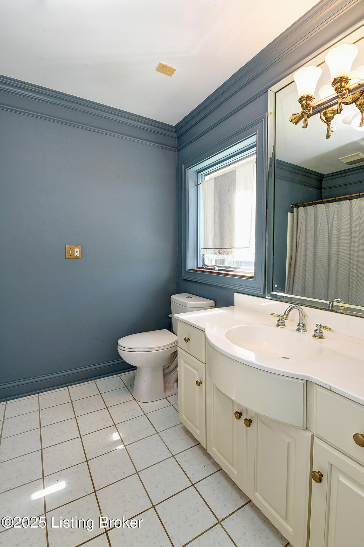 Louisville, Kentucky, 40220, United States, 5 Bedrooms Bedrooms, ,7 BathroomsBathrooms,Residential,Active,1953976