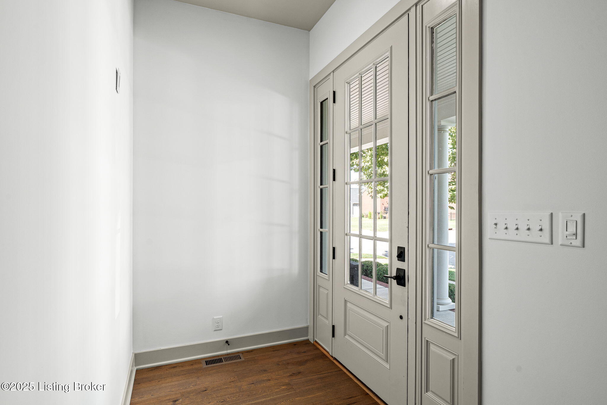 Prospect, Kentucky, 40059, United States, 6 Bedrooms Bedrooms, ,5 BathroomsBathrooms,Residential,Active,1926893