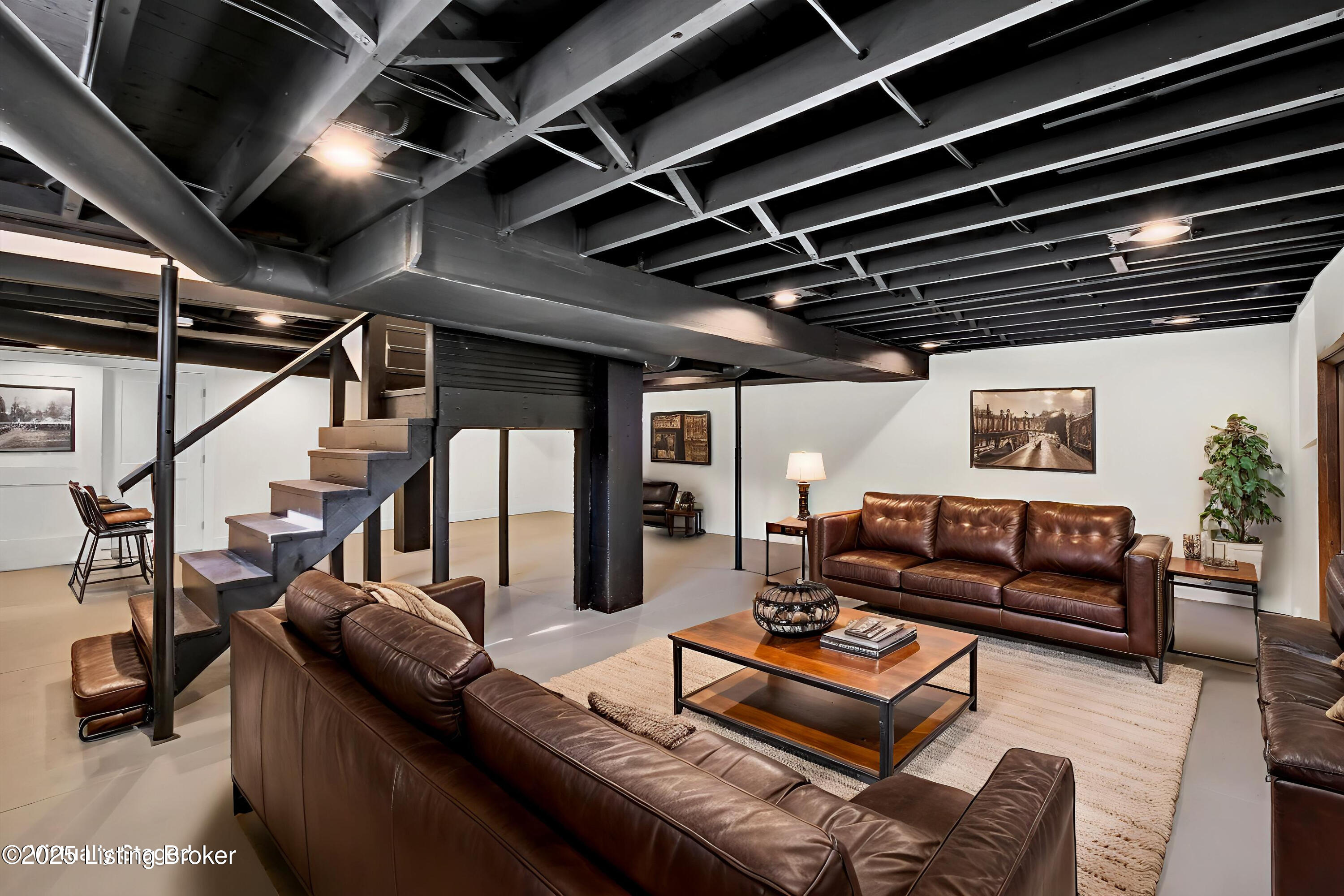 Louisville, Kentucky, 40205, United States, 4 Bedrooms Bedrooms, ,5 BathroomsBathrooms,Residential,Active,1987233