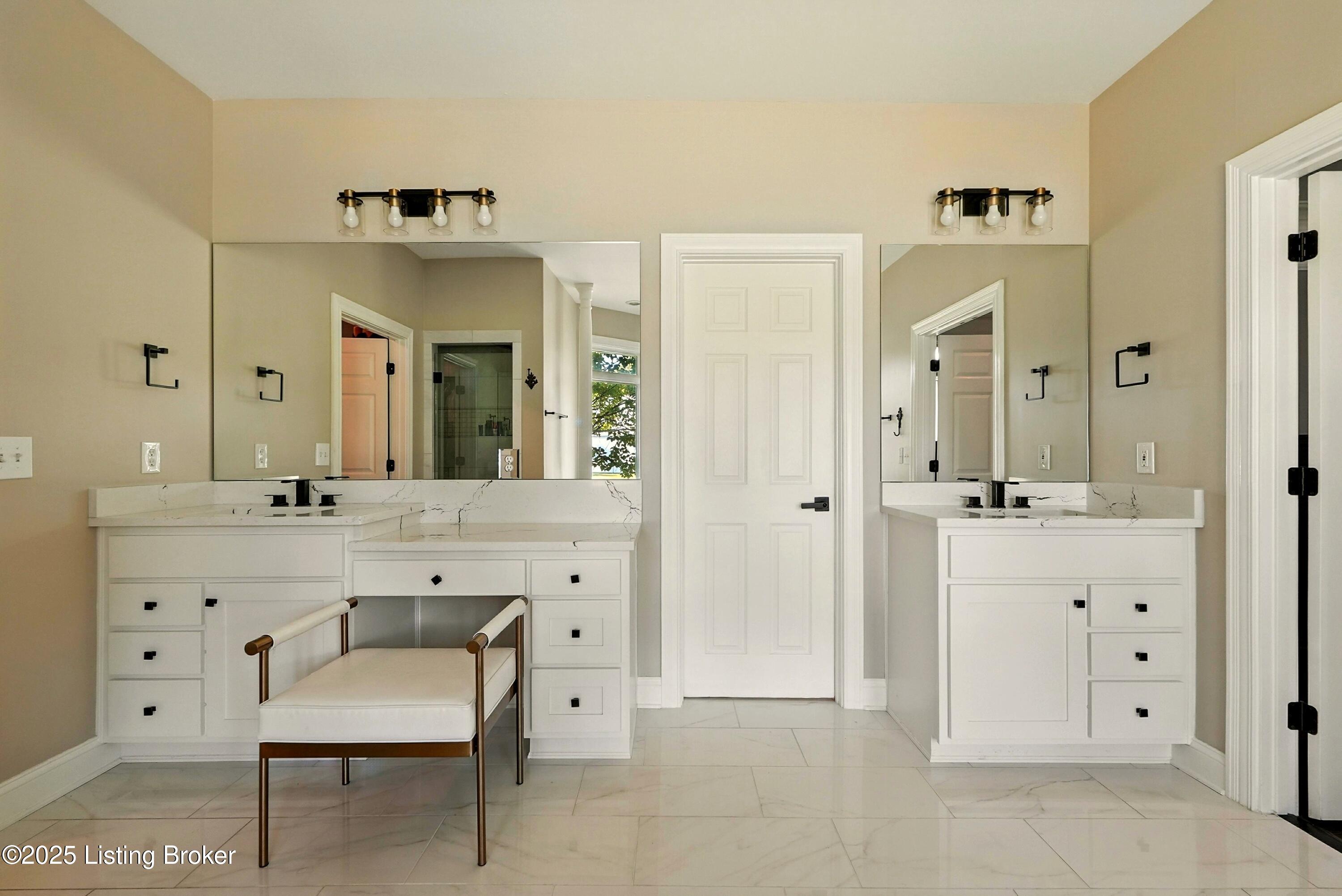 Louisville, Kentucky, 40223, United States, 5 Bedrooms Bedrooms, ,5 BathroomsBathrooms,Residential,Active,1968407