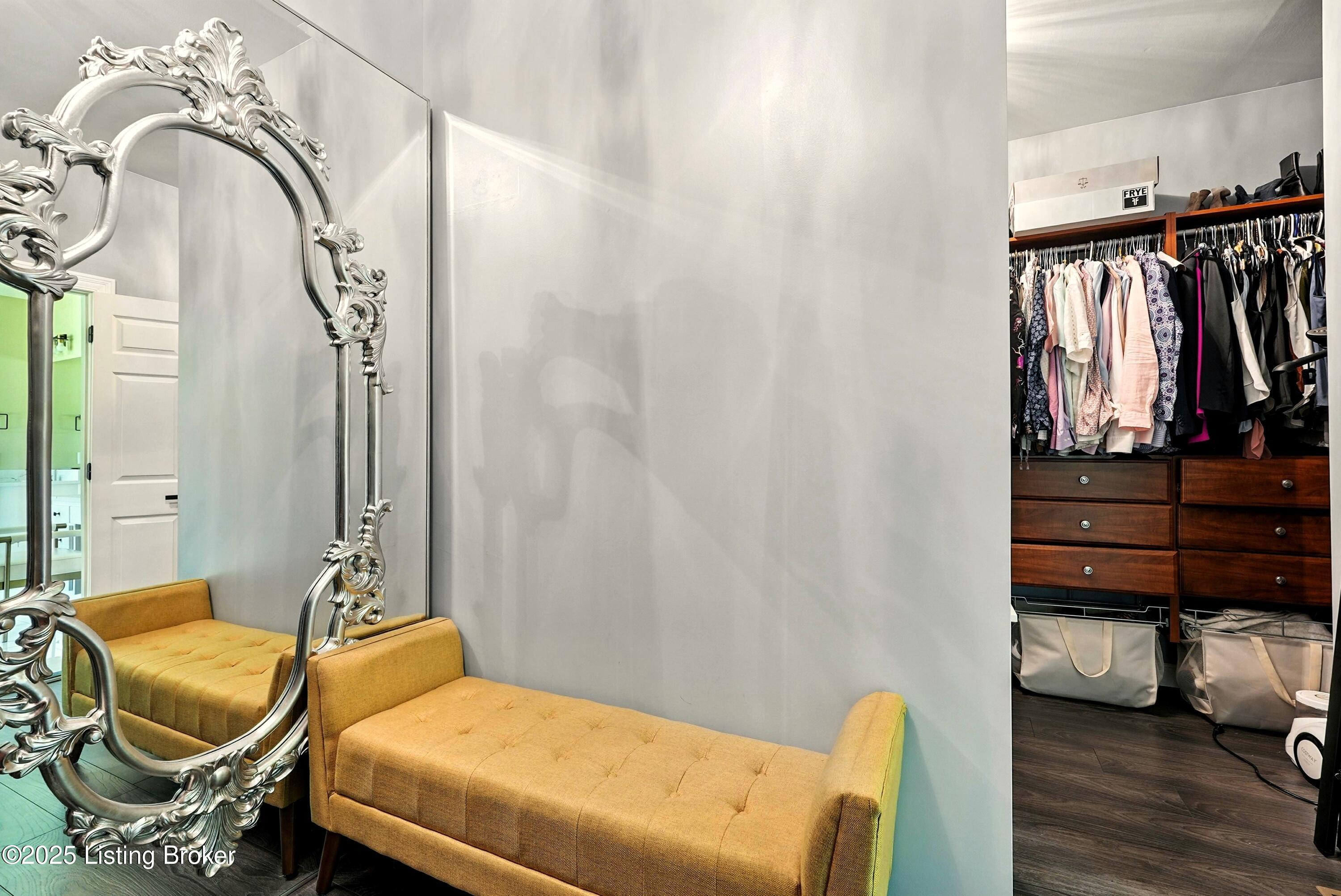 Louisville, Kentucky, 40223, United States, 5 Bedrooms Bedrooms, ,5 BathroomsBathrooms,Residential,Active,1968407