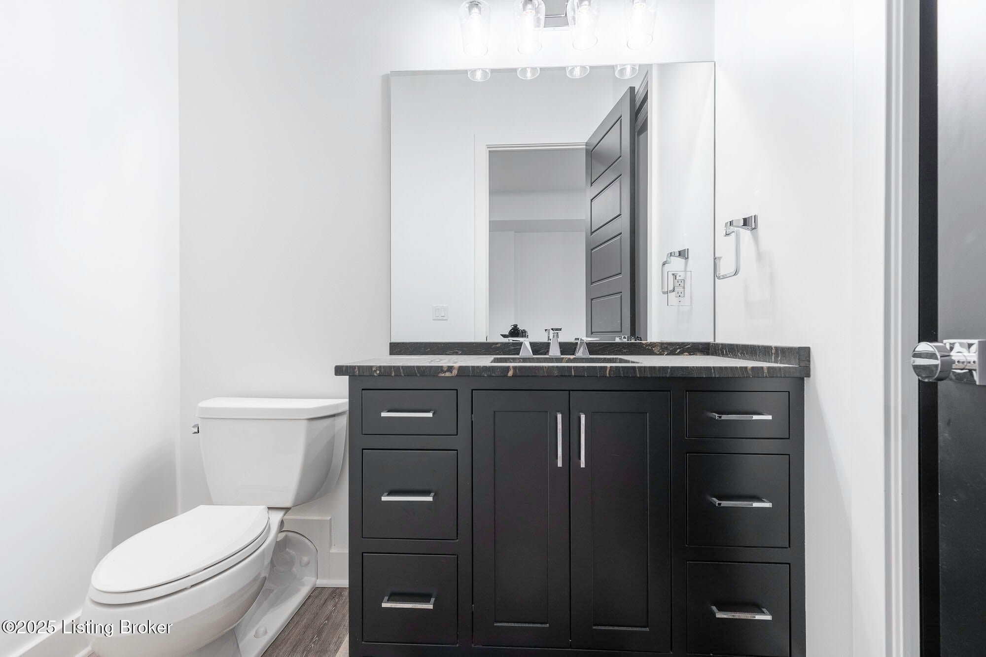 Prospect, Kentucky, 40059, United States, 5 Bedrooms Bedrooms, ,7 BathroomsBathrooms,Residential,Active,1894198