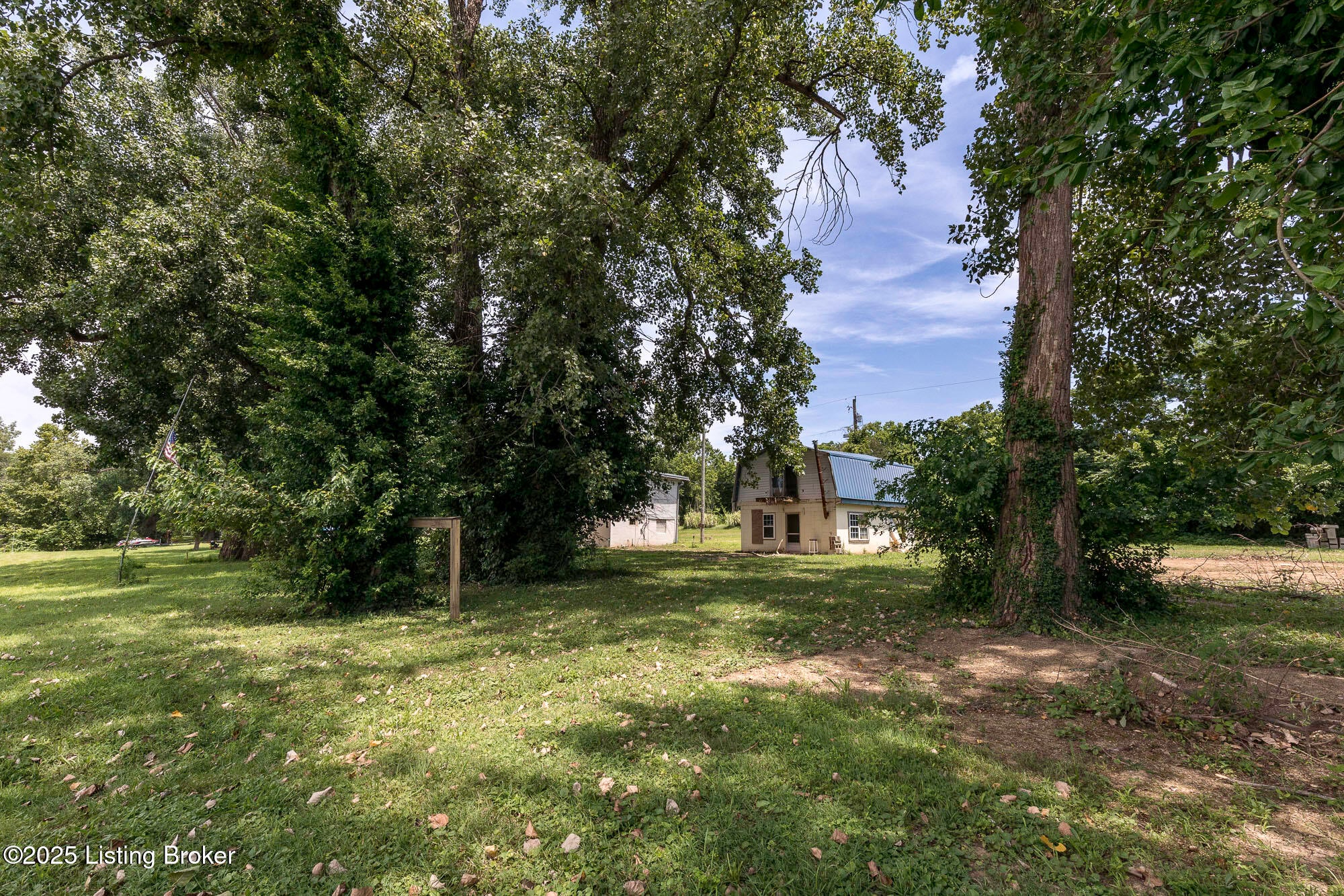 Louisville, Kentucky, 40222, United States, ,2 BathroomsBathrooms,Residential,Active,1888490