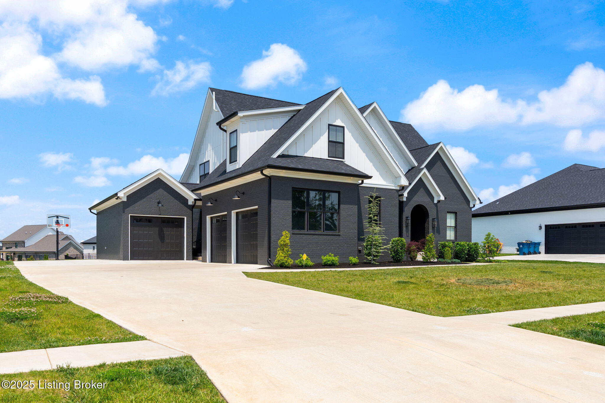 Crestwood, Kentucky, 40014, United States, 5 Bedrooms Bedrooms, ,5 BathroomsBathrooms,Residential,Active,1880027