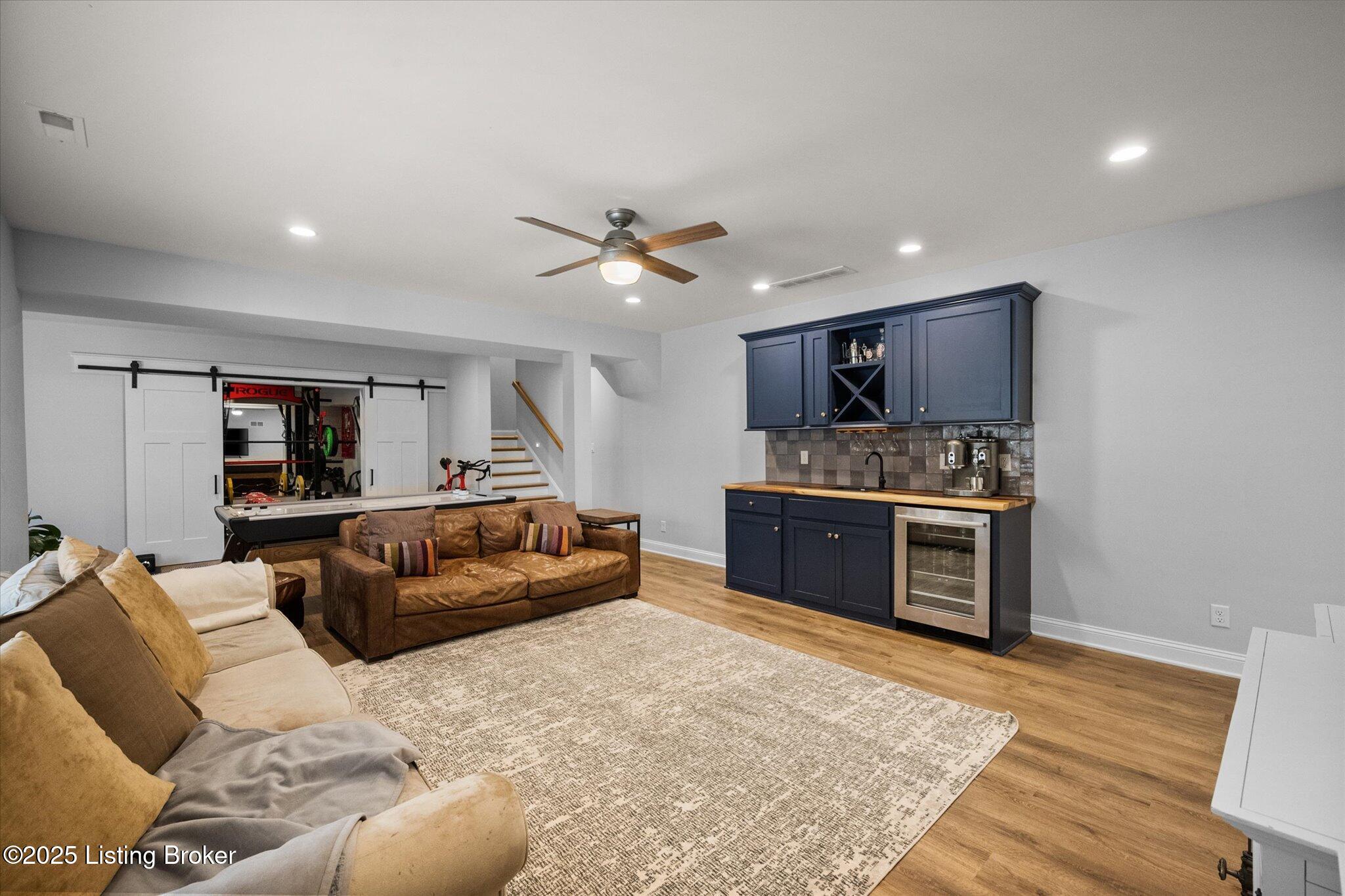 Crestwood, Kentucky, 40014, United States, 6 Bedrooms Bedrooms, ,5 BathroomsBathrooms,Residential,Active,1926918