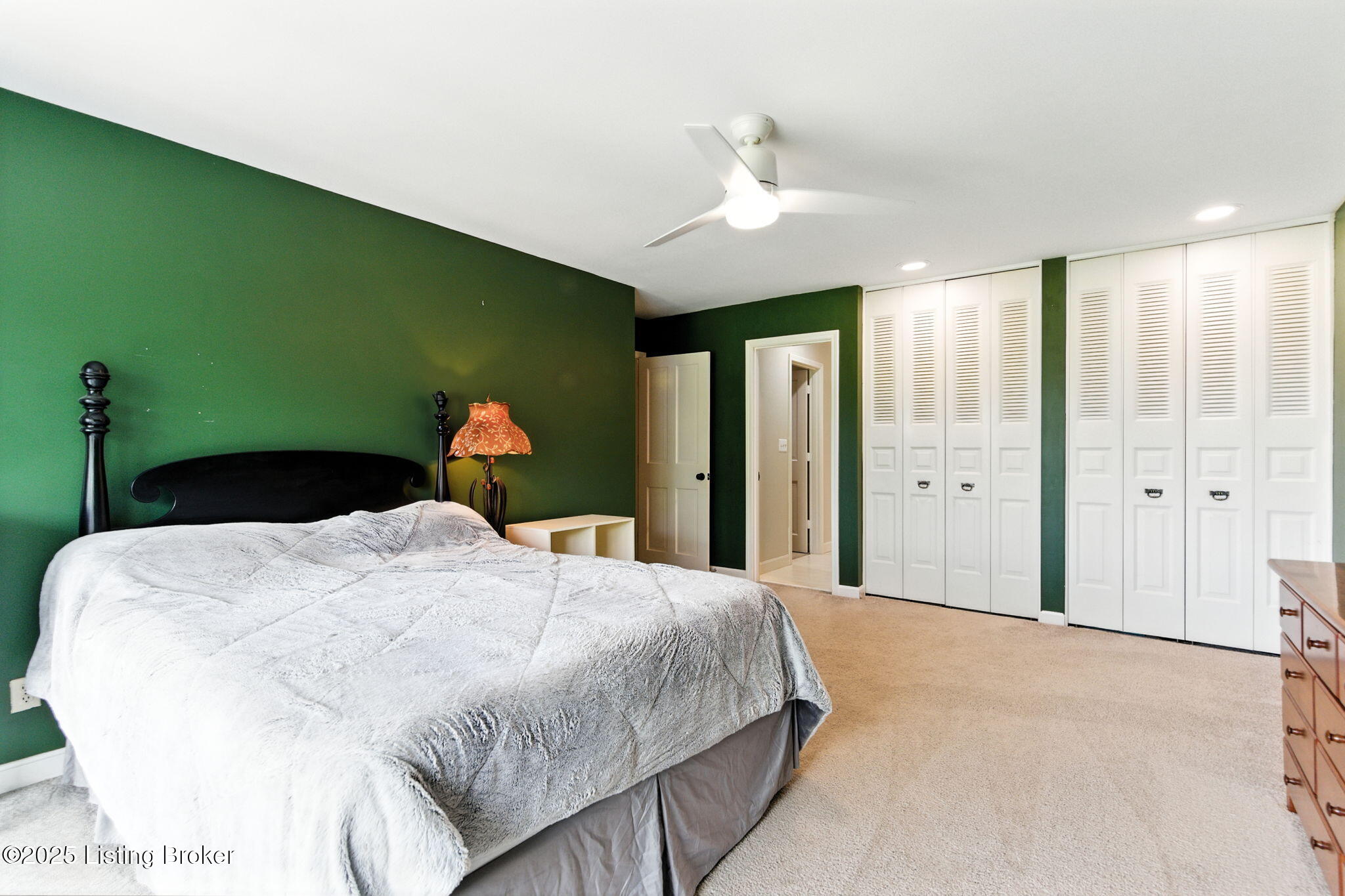 Louisville, Kentucky, 40222, United States, 5 Bedrooms Bedrooms, ,5 BathroomsBathrooms,Residential,Active,1929431