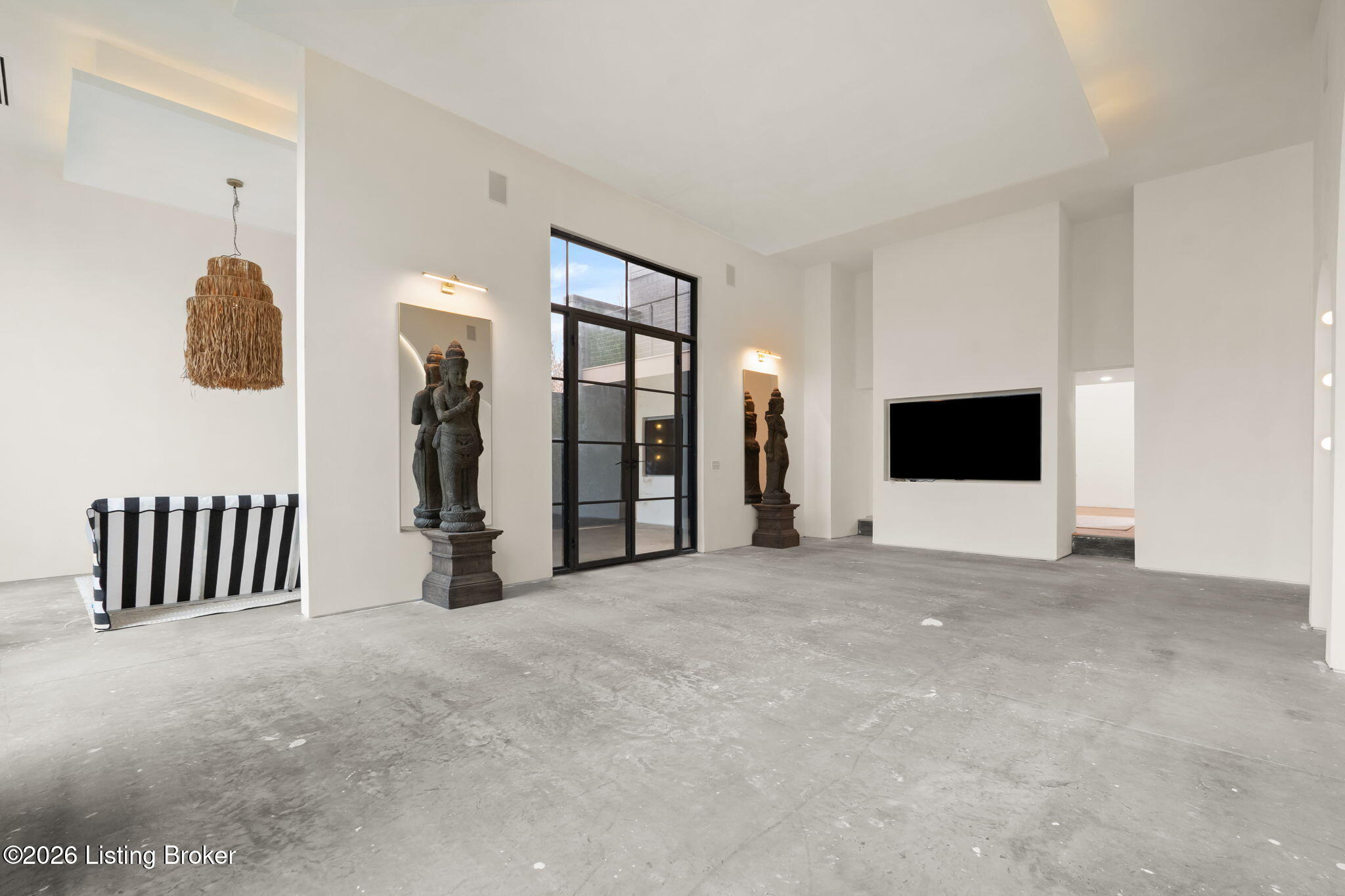 Shelbyville, Kentucky, 40065, United States, 5 Bedrooms Bedrooms, ,5 BathroomsBathrooms,Residential,Active,2007617