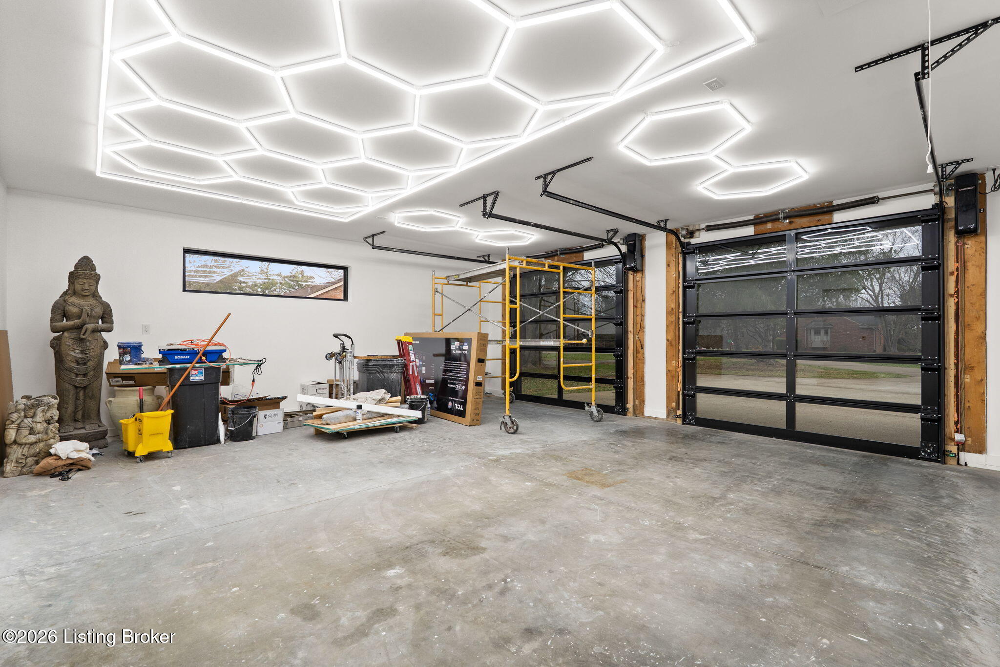 Shelbyville, Kentucky, 40065, United States, 5 Bedrooms Bedrooms, ,5 BathroomsBathrooms,Residential,Active,2007617