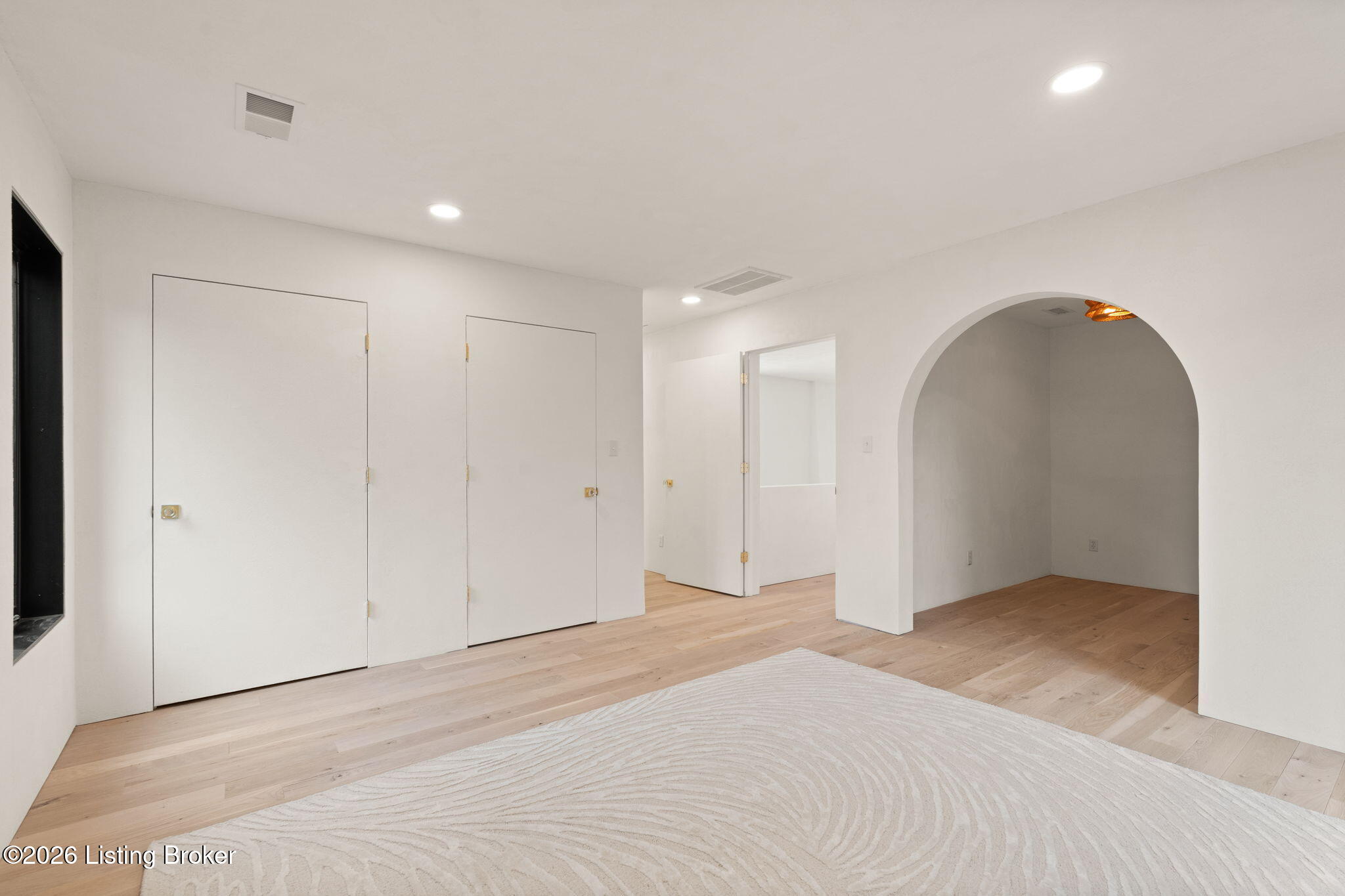 Shelbyville, Kentucky, 40065, United States, 5 Bedrooms Bedrooms, ,5 BathroomsBathrooms,Residential,Active,2007617