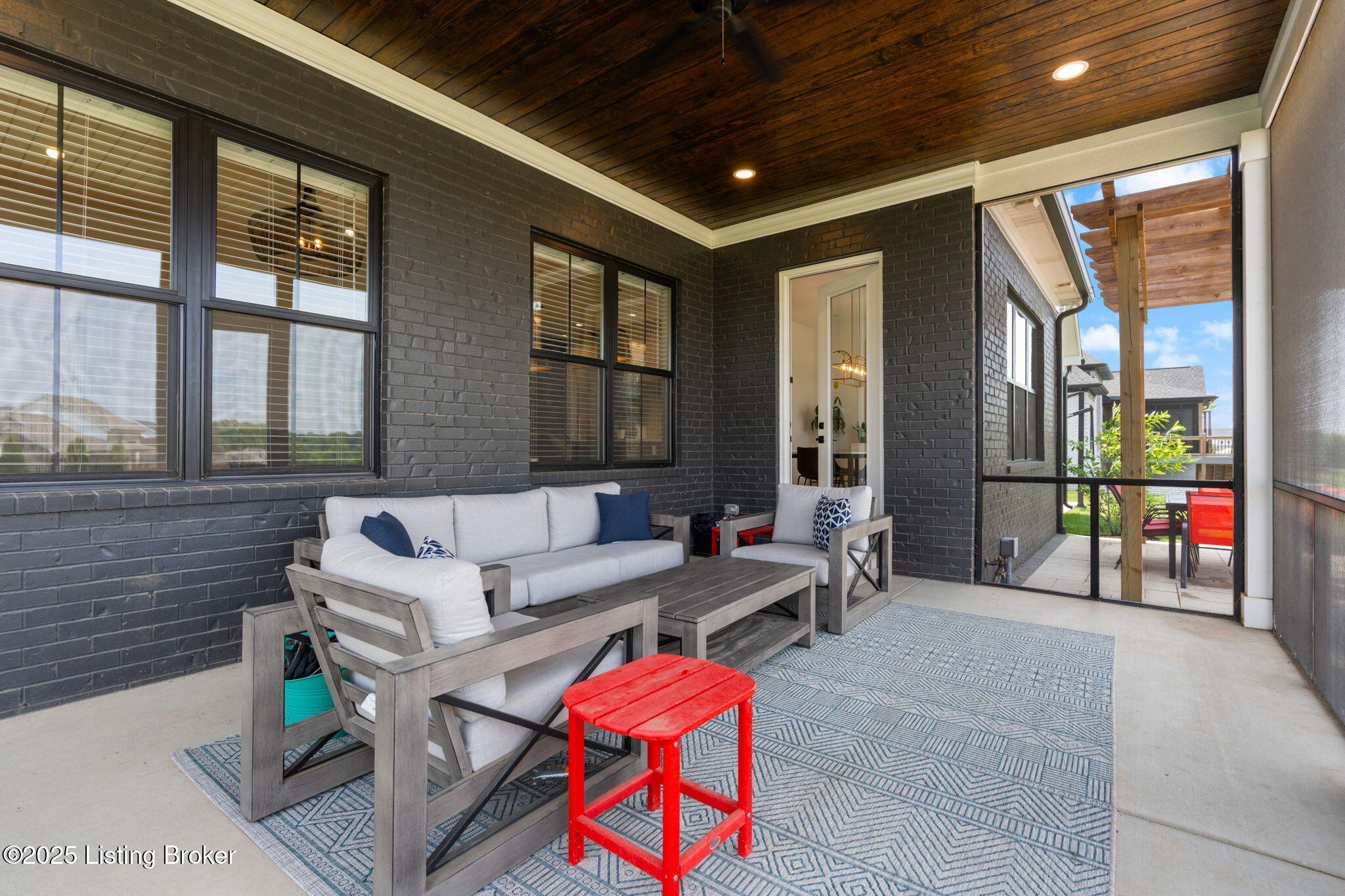 Crestwood, Kentucky, 40014, United States, 5 Bedrooms Bedrooms, ,5 BathroomsBathrooms,Residential,Active,1880027