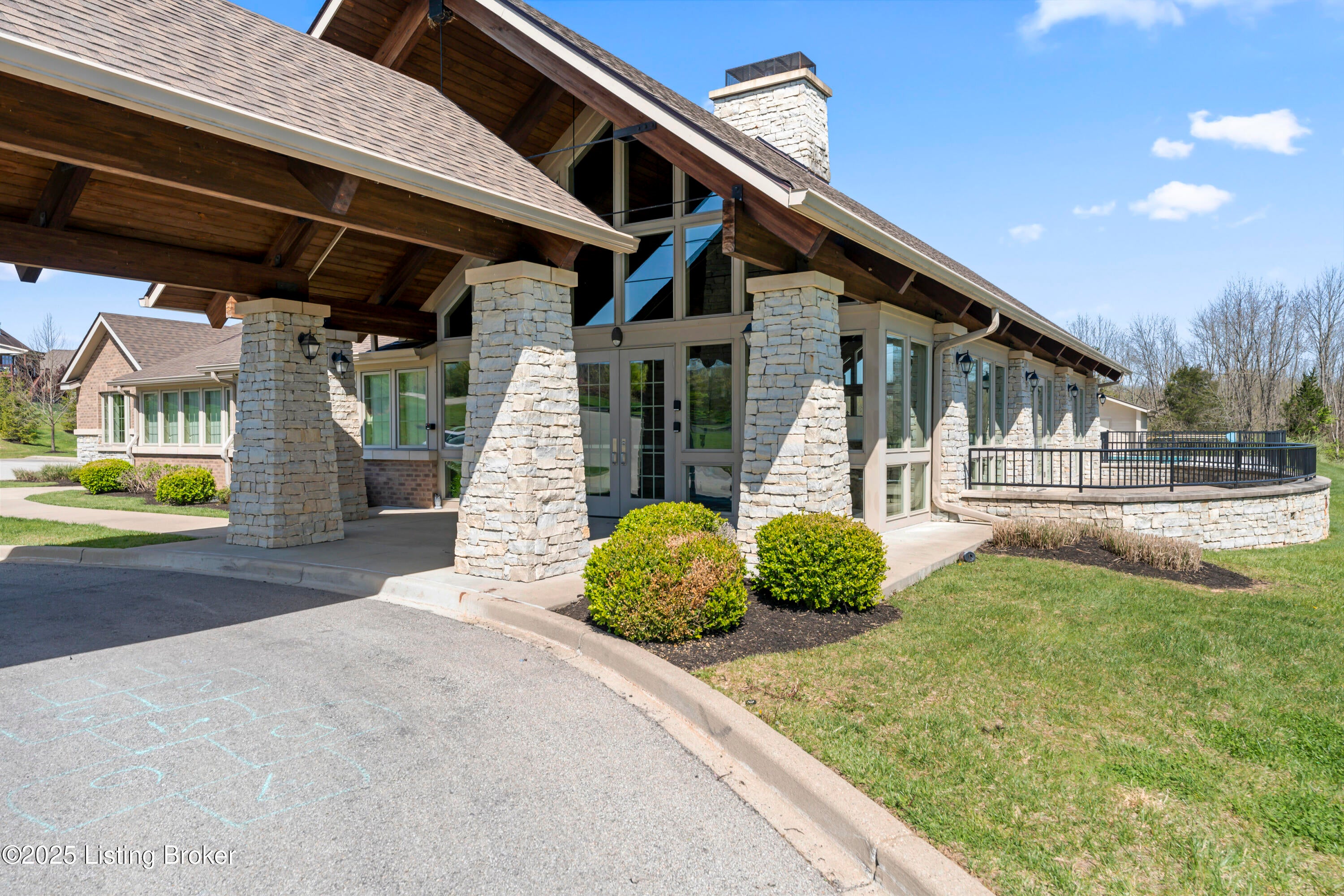 Crestwood, Kentucky, 40014, United States, 6 Bedrooms Bedrooms, ,5 BathroomsBathrooms,Residential,Active,1926918