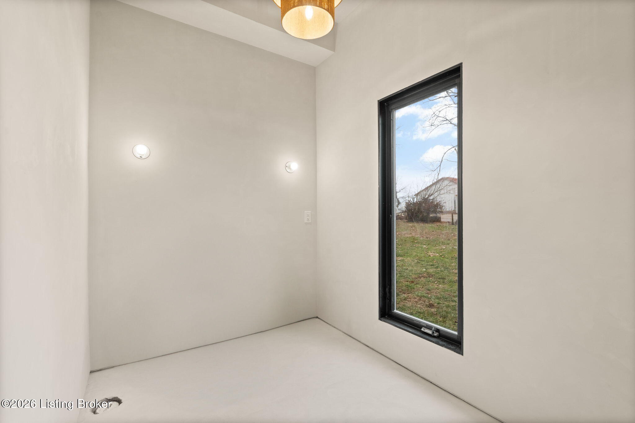 Shelbyville, Kentucky, 40065, United States, 5 Bedrooms Bedrooms, ,5 BathroomsBathrooms,Residential,Active,2007617