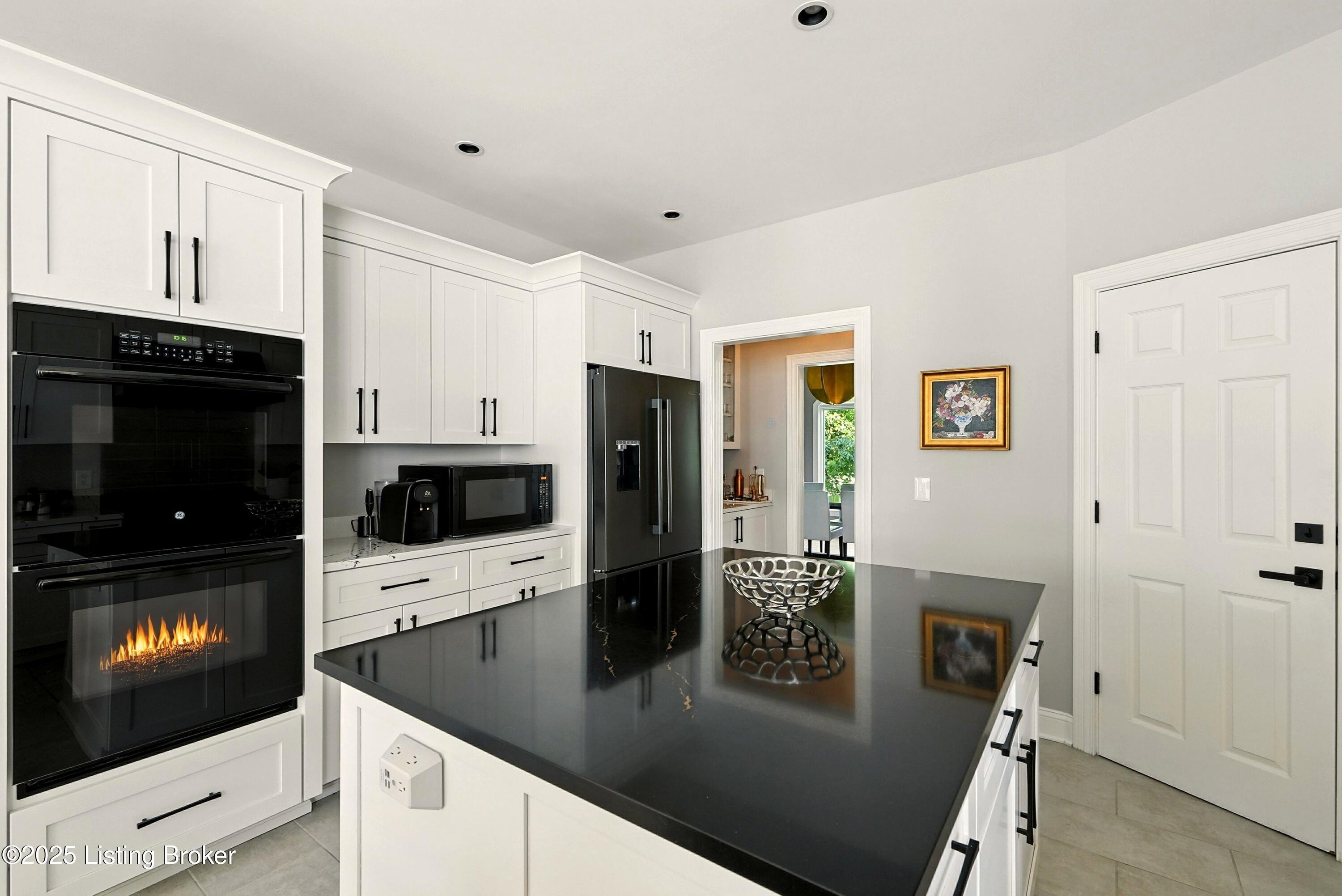 Louisville, Kentucky, 40223, United States, 5 Bedrooms Bedrooms, ,5 BathroomsBathrooms,Residential,Active,1968407