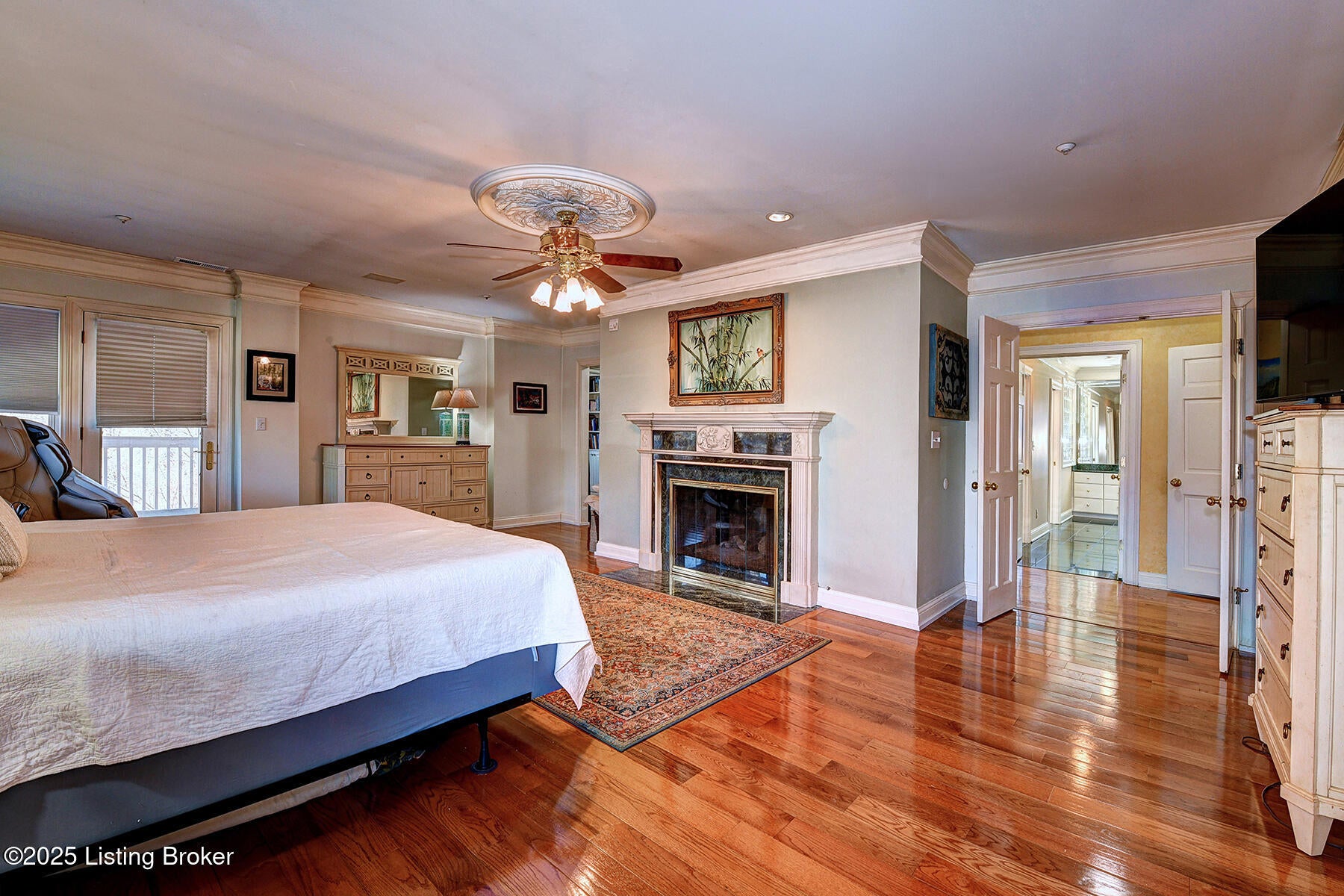 Louisville, Kentucky, 40220, United States, 5 Bedrooms Bedrooms, ,7 BathroomsBathrooms,Residential,Active,1953976