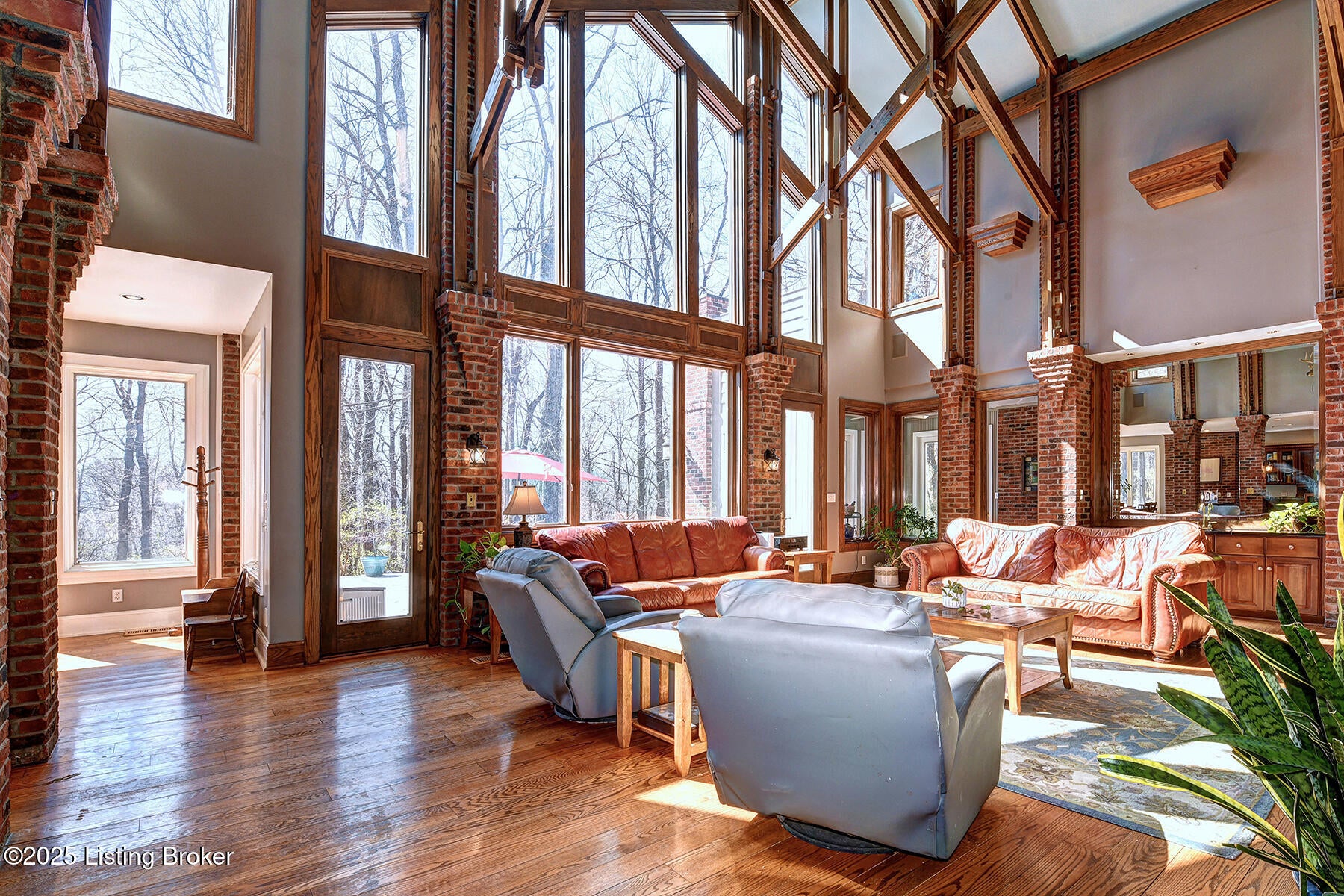 Louisville, Kentucky, 40220, United States, 5 Bedrooms Bedrooms, ,7 BathroomsBathrooms,Residential,Active,1953976