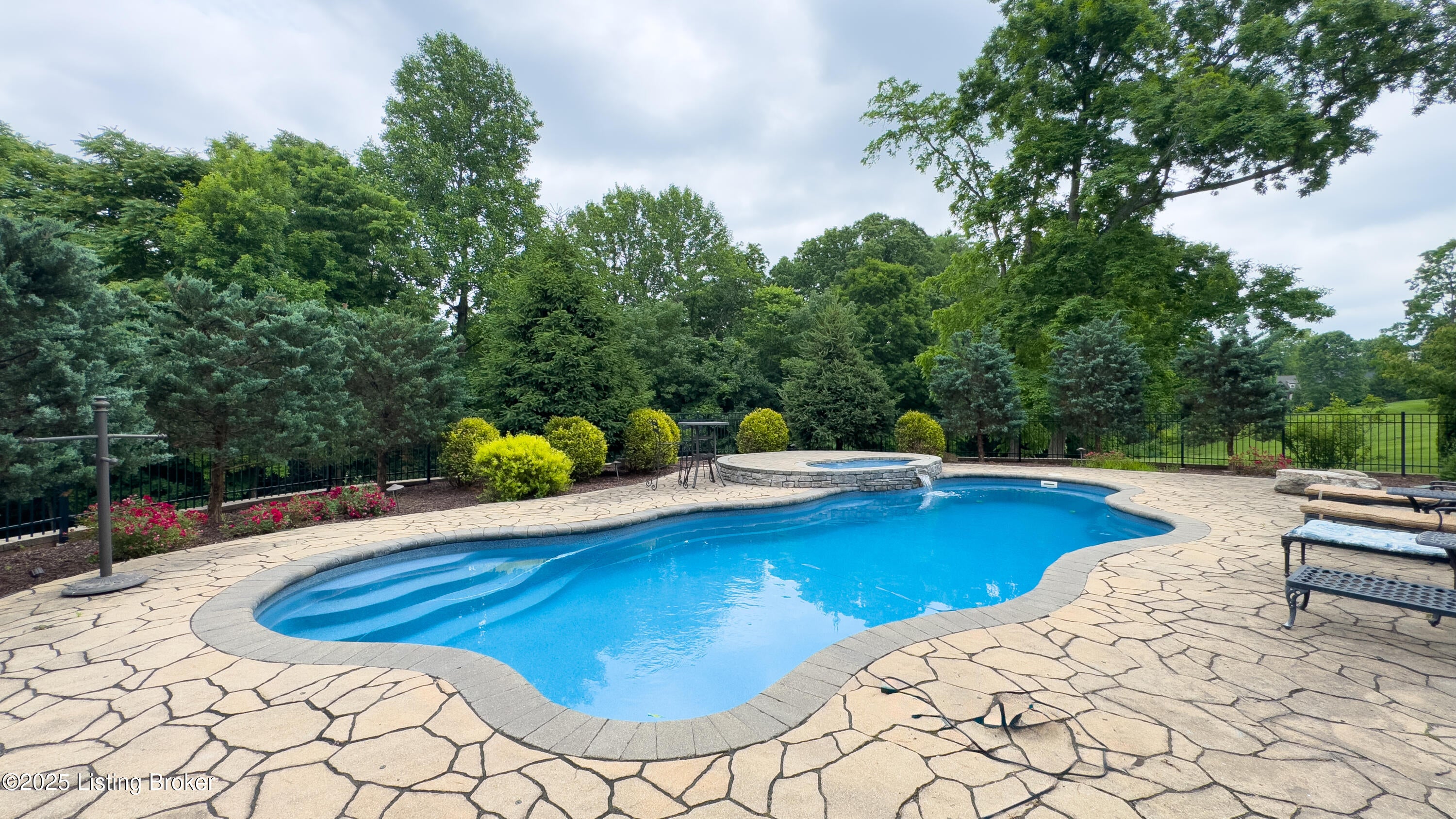 Prospect, Kentucky, 40059, United States, ,5 BathroomsBathrooms,Residential,Active,1849523