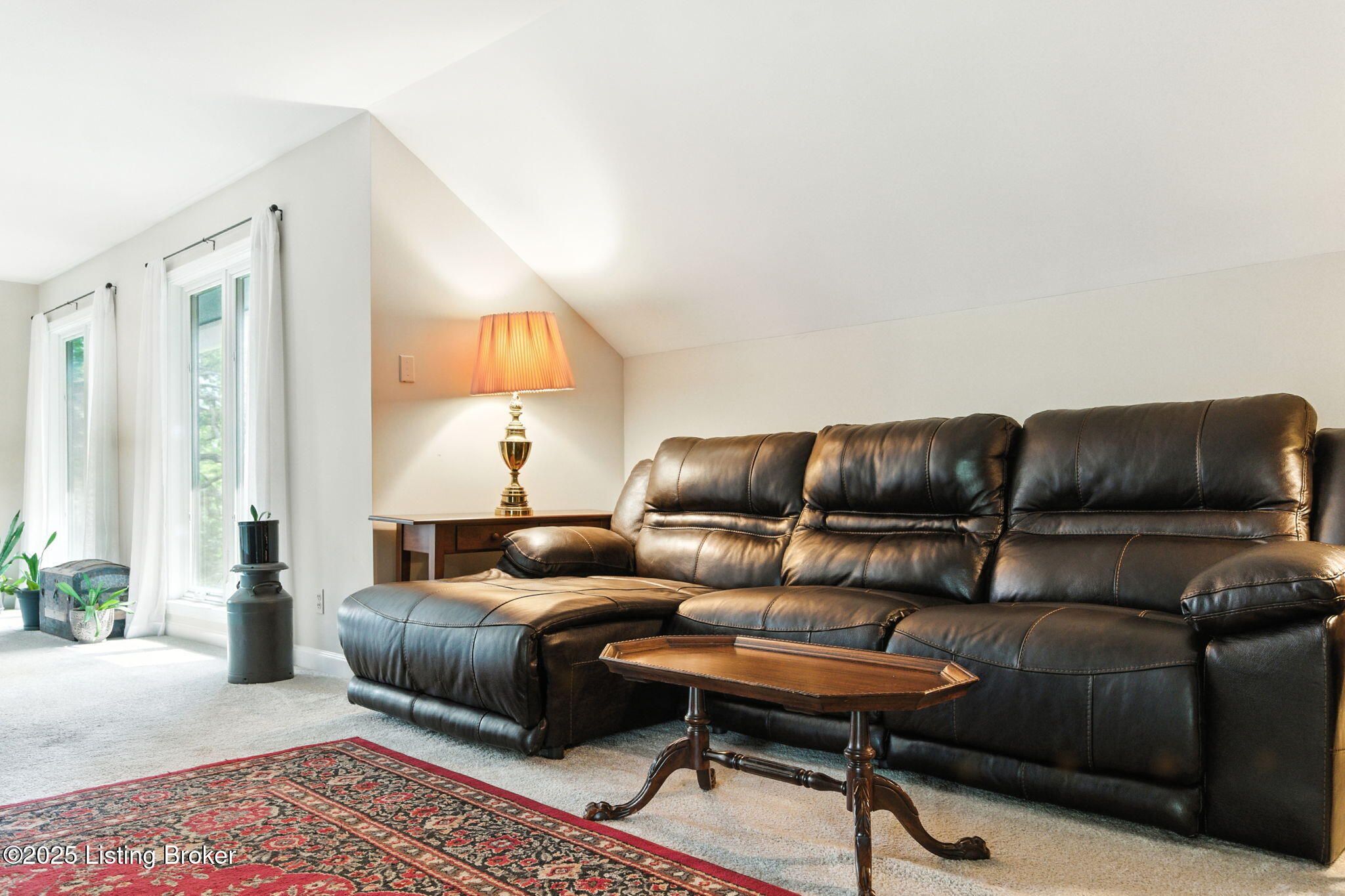 Louisville, Kentucky, 40222, United States, 5 Bedrooms Bedrooms, ,5 BathroomsBathrooms,Residential,Active,1929431