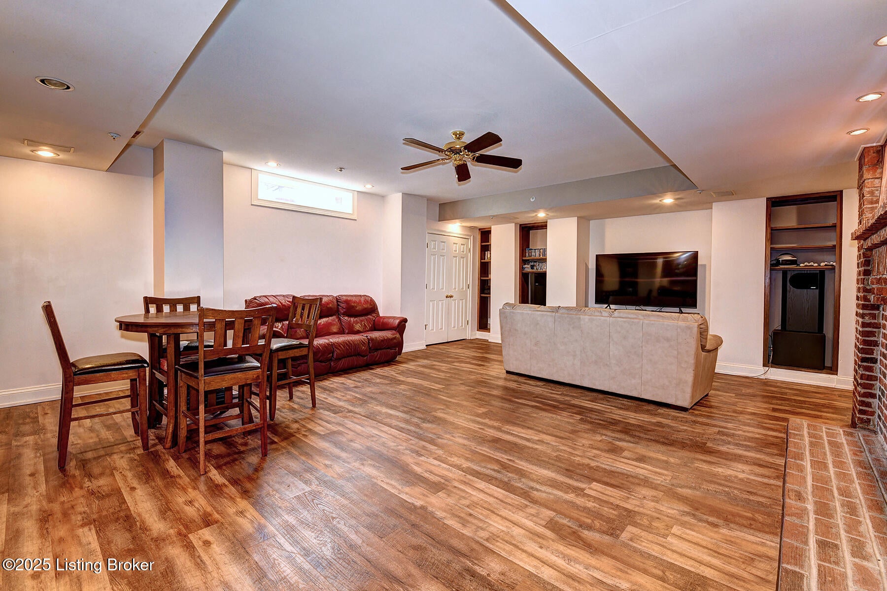 Louisville, Kentucky, 40220, United States, 5 Bedrooms Bedrooms, ,7 BathroomsBathrooms,Residential,Active,1953976