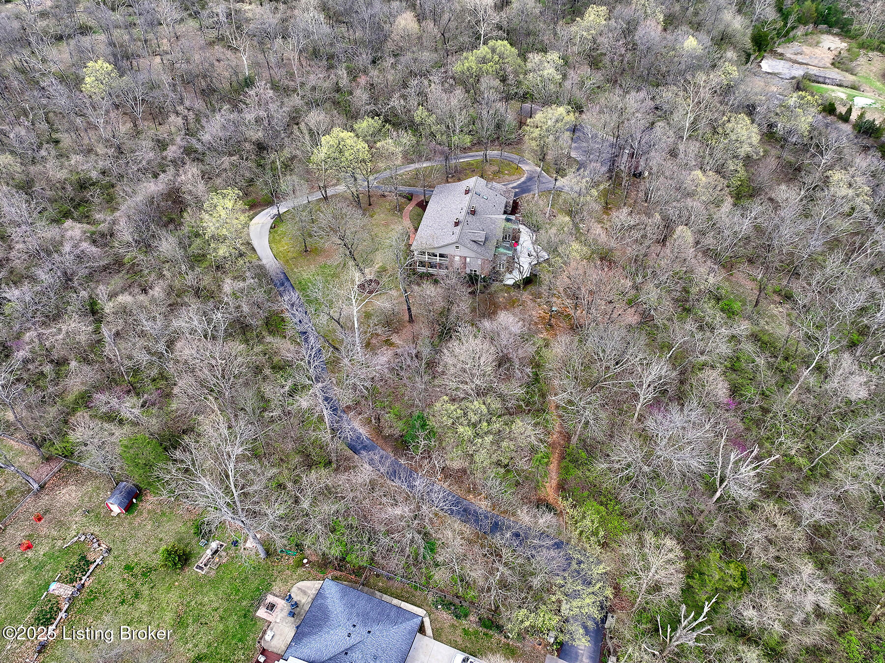 Louisville, Kentucky, 40220, United States, 5 Bedrooms Bedrooms, ,7 BathroomsBathrooms,Residential,Active,1953976