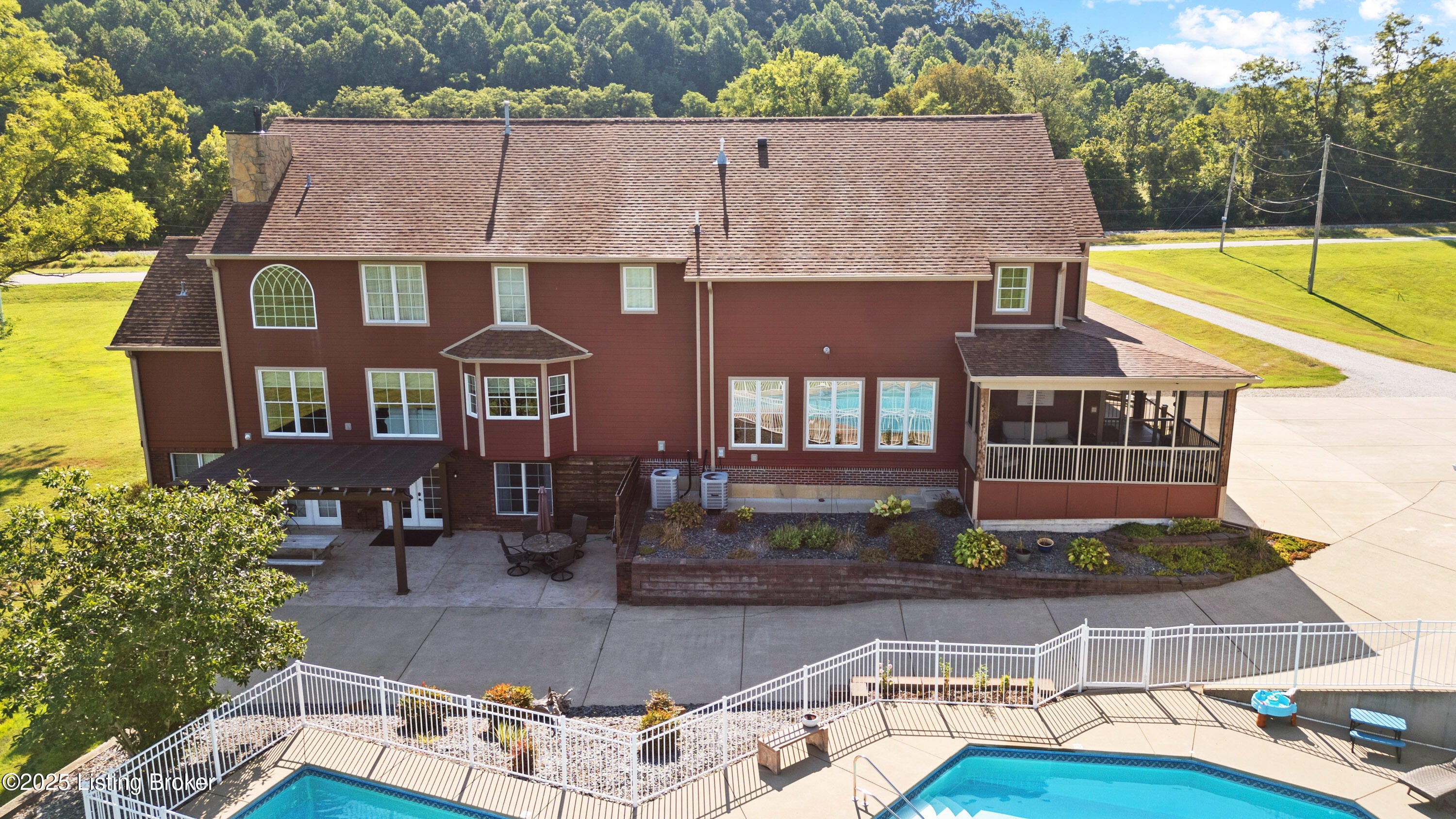 Louisville, Kentucky, 40272, United States, 6 Bedrooms Bedrooms, ,6 BathroomsBathrooms,Residential,Active,1929692