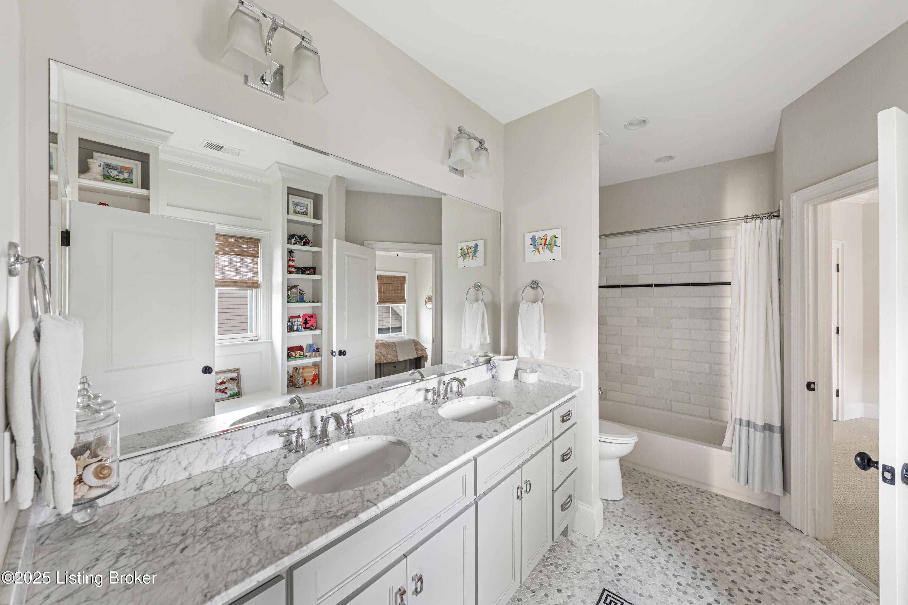 Prospect, Kentucky, 40059, United States, 4 Bedrooms Bedrooms, ,4 BathroomsBathrooms,Residential,Active,1969754