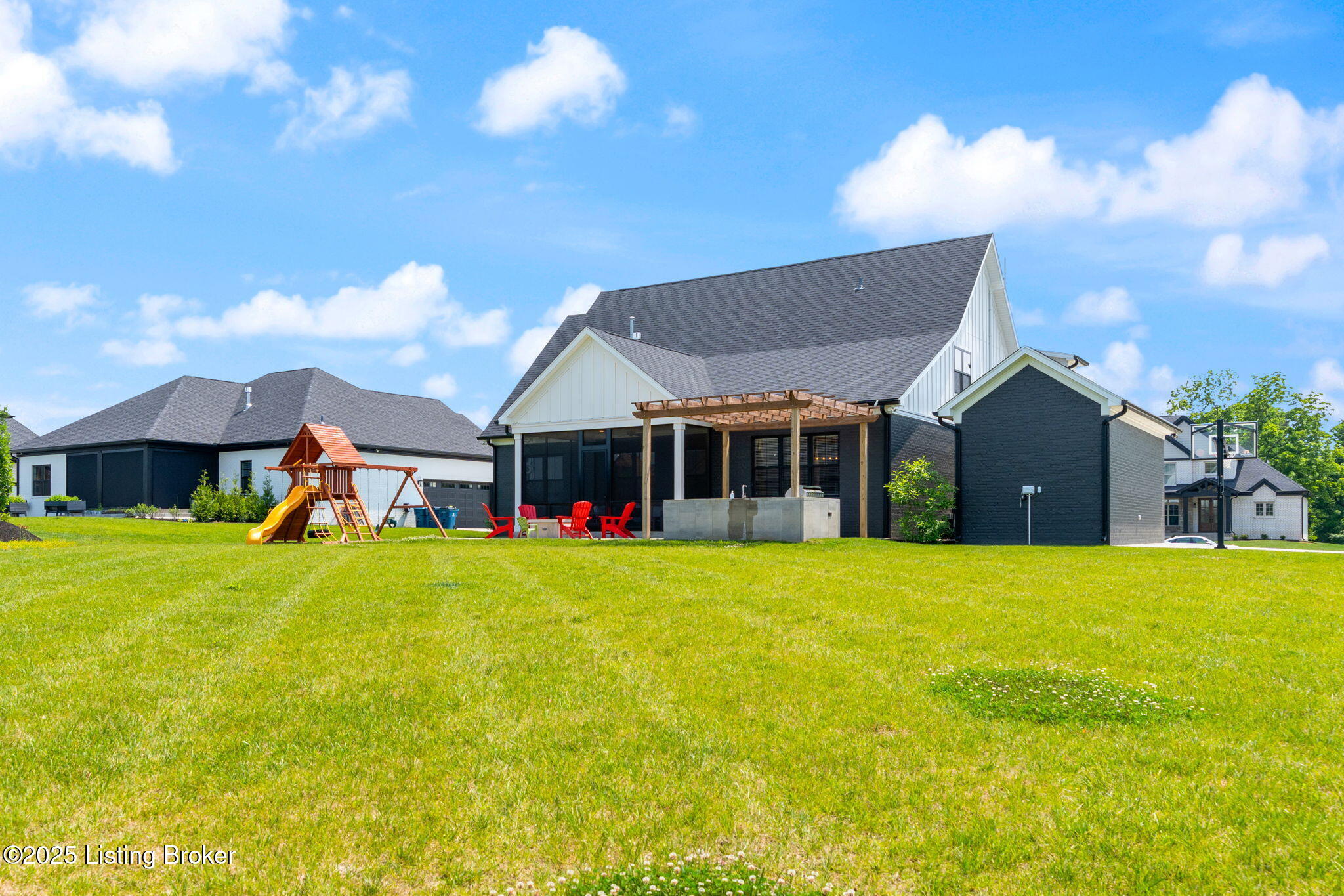 Crestwood, Kentucky, 40014, United States, 5 Bedrooms Bedrooms, ,5 BathroomsBathrooms,Residential,Active,1880027