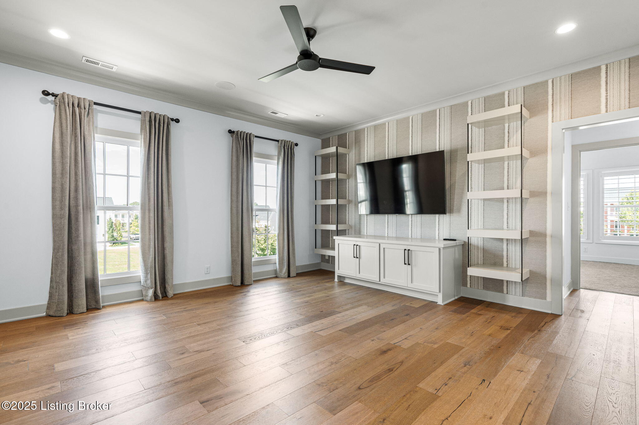 Prospect, Kentucky, 40059, United States, 6 Bedrooms Bedrooms, ,5 BathroomsBathrooms,Residential,Active,1926893