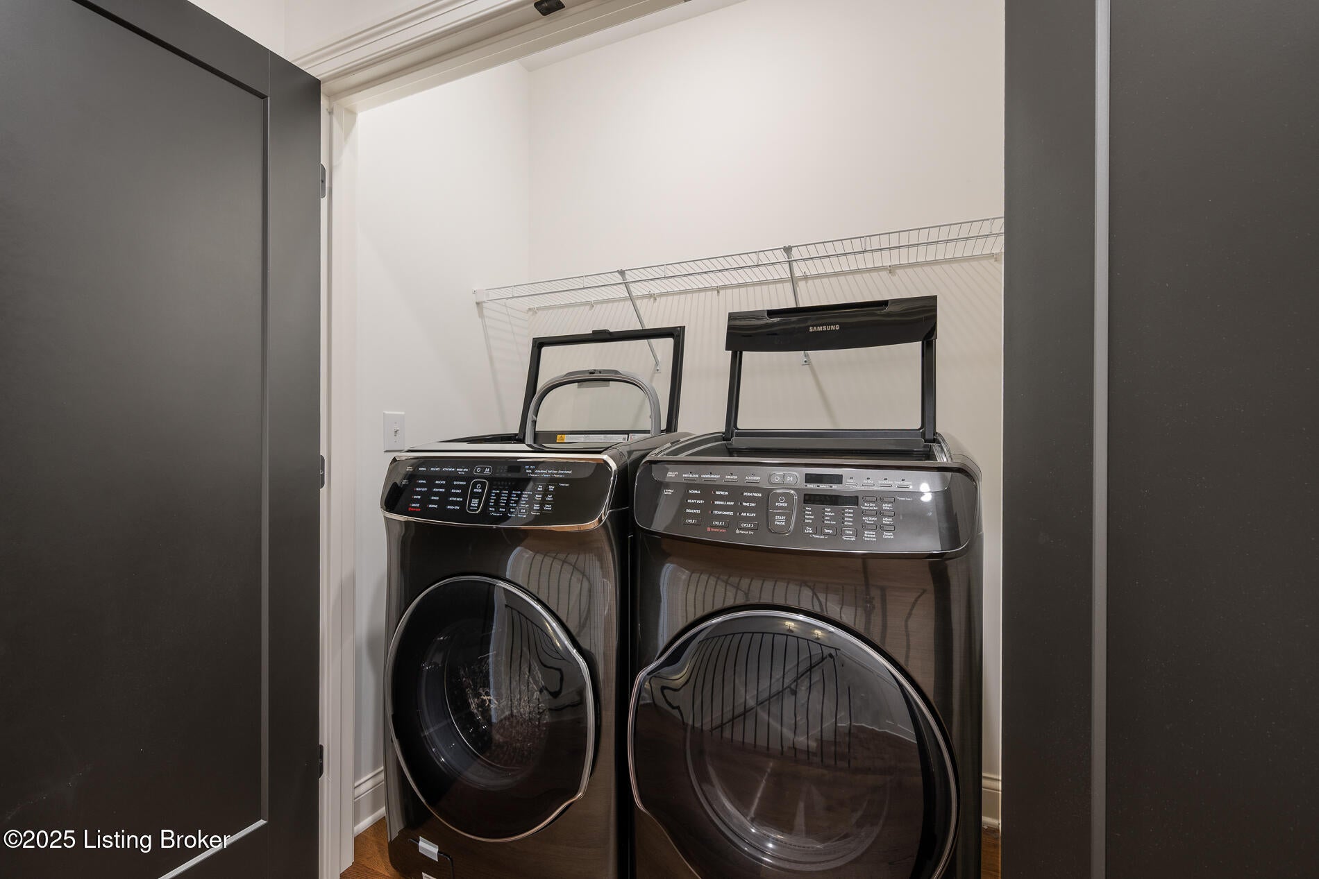 Prospect, Kentucky, 40059, United States, 4 Bedrooms Bedrooms, ,4 BathroomsBathrooms,Residential,Active,1997566