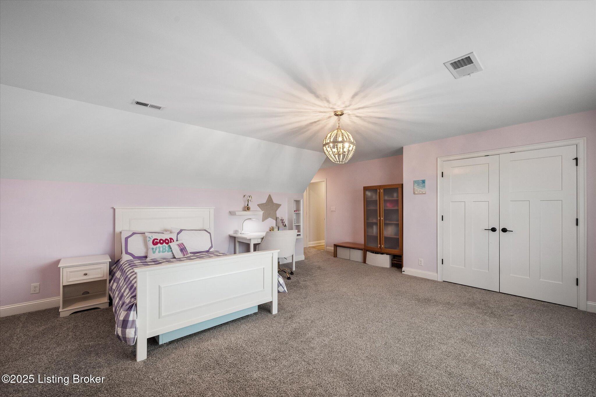 Crestwood, Kentucky, 40014, United States, 6 Bedrooms Bedrooms, ,5 BathroomsBathrooms,Residential,Active,1926918